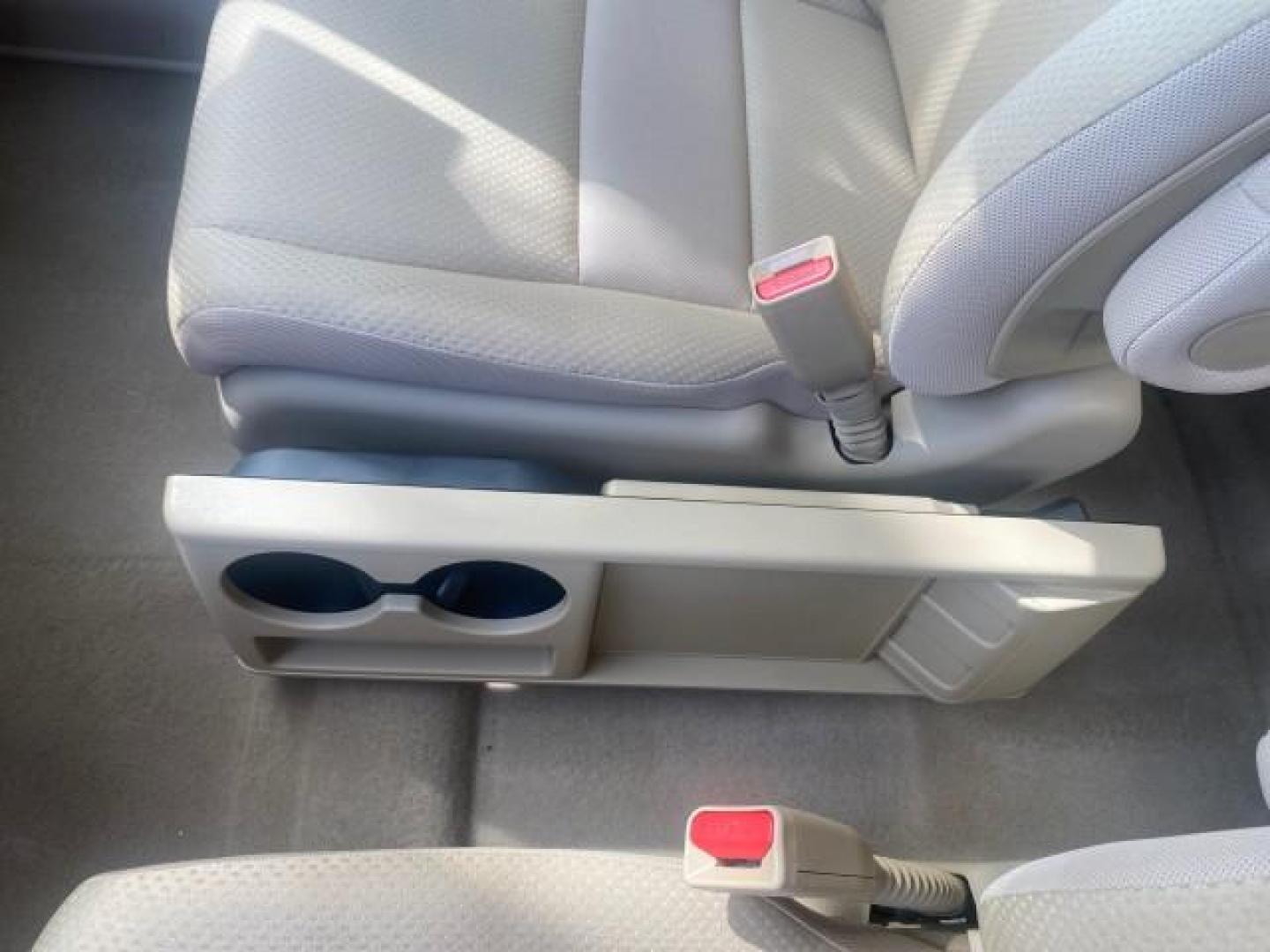 2009 Green Tea Metallic /Ivory Honda CR-V LX 1 OWNER LOW MILES 14,629 (5J6RE38349L) with an 2.4L DOHC MPFI 16-Valve i-VTEC I4 Engine engine, Automatic transmission, located at 4701 North Dixie Hwy, Pompano Beach, FL, 33064, (954) 422-2889, 26.240938, -80.123474 - OUR WEBPAGE FLORIDACARS1.COM HAS OVER 100 PHOTOS AND FREE CARFAX LINK 2009 HONDA CR-V LX VIN: 5J6RE38349L028673 5 J 6 R E 3 8 3 4 9 L 0 2 8 6 7 3 4 DOOR WAGON/SPORT UTILITY 2.4L I4 F DOHC 16V GASOLINE FRONT WHEEL DRIVE Presenting one of the finest Honda CR-V's weve ever listed! This incredible 1-own - Photo#50