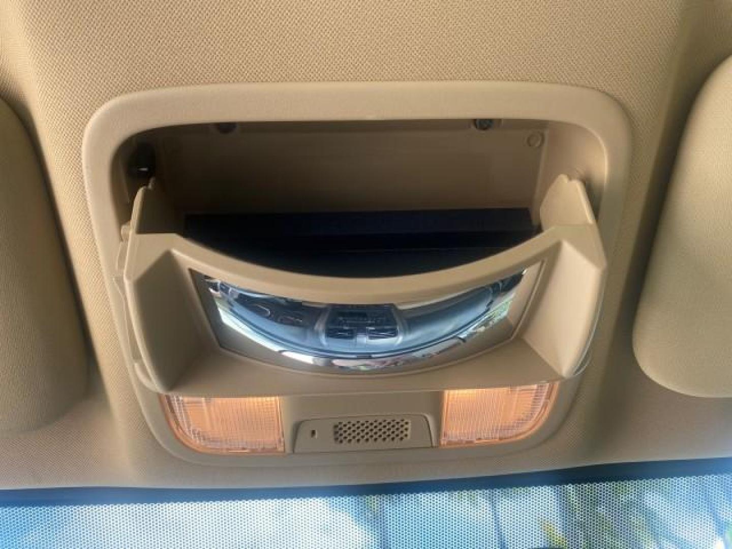 2009 Green Tea Metallic /Ivory Honda CR-V LX 1 OWNER LOW MILES 14,629 (5J6RE38349L) with an 2.4L DOHC MPFI 16-Valve i-VTEC I4 Engine engine, Automatic transmission, located at 4701 North Dixie Hwy, Pompano Beach, FL, 33064, (954) 422-2889, 26.240938, -80.123474 - OUR WEBPAGE FLORIDACARS1.COM HAS OVER 100 PHOTOS AND FREE CARFAX LINK 2009 HONDA CR-V LX VIN: 5J6RE38349L028673 5 J 6 R E 3 8 3 4 9 L 0 2 8 6 7 3 4 DOOR WAGON/SPORT UTILITY 2.4L I4 F DOHC 16V GASOLINE FRONT WHEEL DRIVE Presenting one of the finest Honda CR-V's weve ever listed! This incredible 1-own - Photo#57