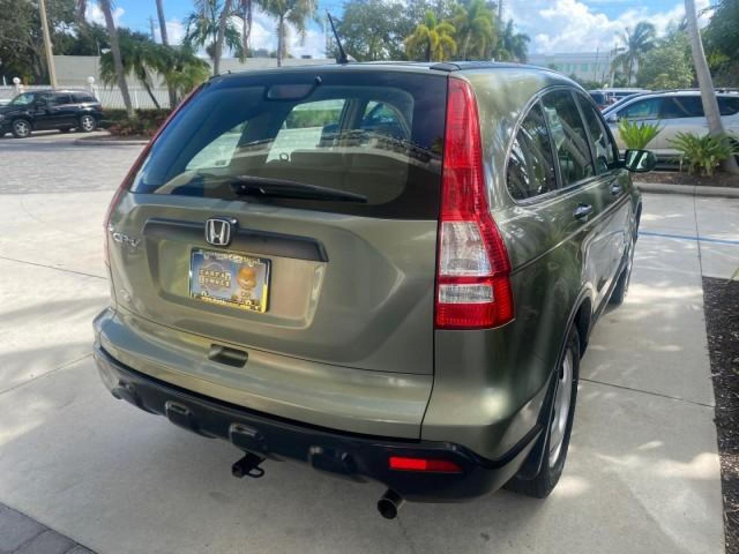 2009 Green Tea Metallic /Ivory Honda CR-V LX 1 OWNER LOW MILES 14,629 (5J6RE38349L) with an 2.4L DOHC MPFI 16-Valve i-VTEC I4 Engine engine, Automatic transmission, located at 4701 North Dixie Hwy, Pompano Beach, FL, 33064, (954) 422-2889, 26.240938, -80.123474 - OUR WEBPAGE FLORIDACARS1.COM HAS OVER 100 PHOTOS AND FREE CARFAX LINK 2009 HONDA CR-V LX VIN: 5J6RE38349L028673 5 J 6 R E 3 8 3 4 9 L 0 2 8 6 7 3 4 DOOR WAGON/SPORT UTILITY 2.4L I4 F DOHC 16V GASOLINE FRONT WHEEL DRIVE Presenting one of the finest Honda CR-V's weve ever listed! This incredible 1-own - Photo#75