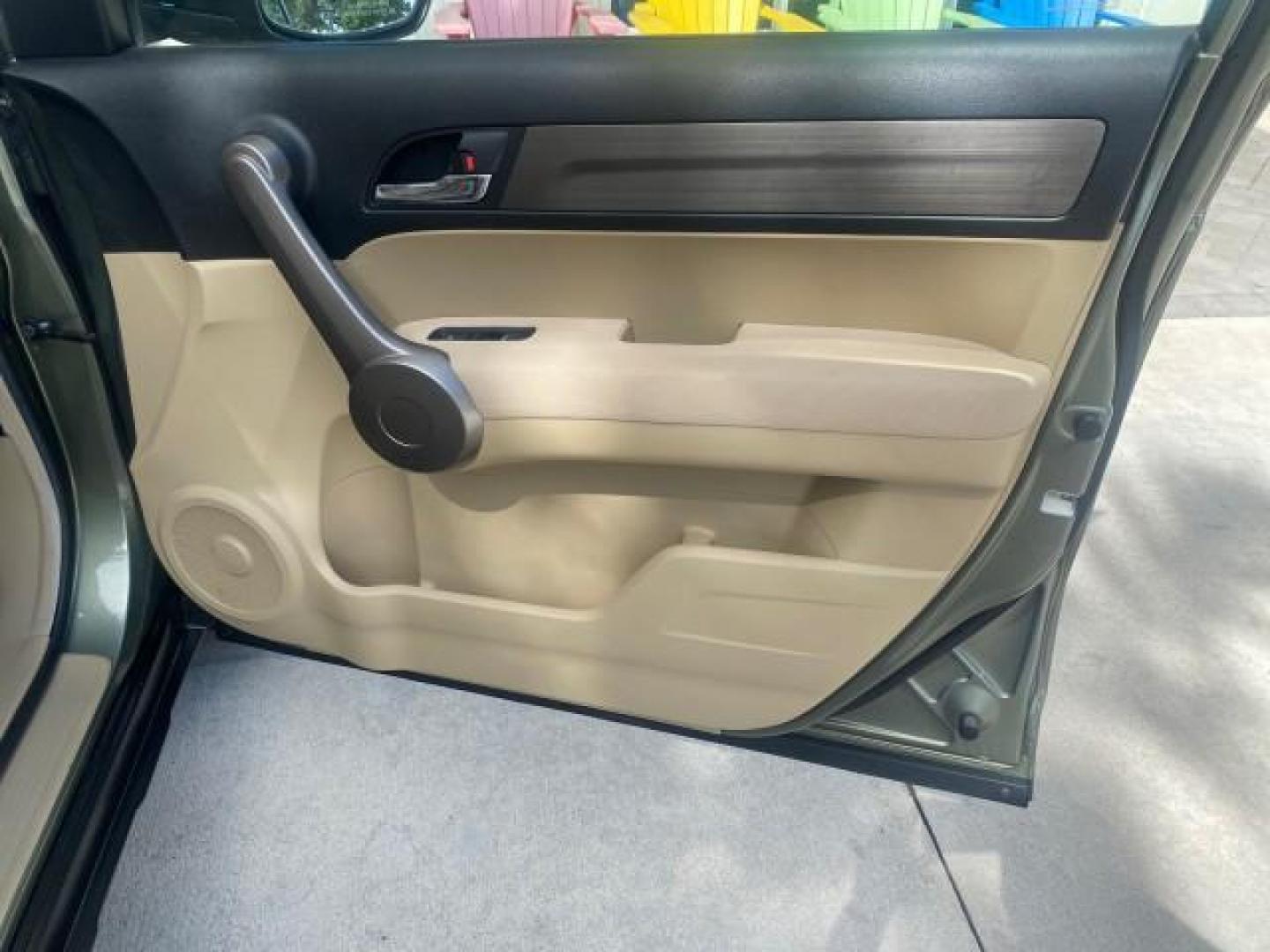 2009 Green Tea Metallic /Ivory Honda CR-V LX 1 OWNER LOW MILES 14,629 (5J6RE38349L) with an 2.4L DOHC MPFI 16-Valve i-VTEC I4 Engine engine, Automatic transmission, located at 4701 North Dixie Hwy, Pompano Beach, FL, 33064, (954) 422-2889, 26.240938, -80.123474 - OUR WEBPAGE FLORIDACARS1.COM HAS OVER 100 PHOTOS AND FREE CARFAX LINK 2009 HONDA CR-V LX VIN: 5J6RE38349L028673 5 J 6 R E 3 8 3 4 9 L 0 2 8 6 7 3 4 DOOR WAGON/SPORT UTILITY 2.4L I4 F DOHC 16V GASOLINE FRONT WHEEL DRIVE Presenting one of the finest Honda CR-V's weve ever listed! This incredible 1-own - Photo#88