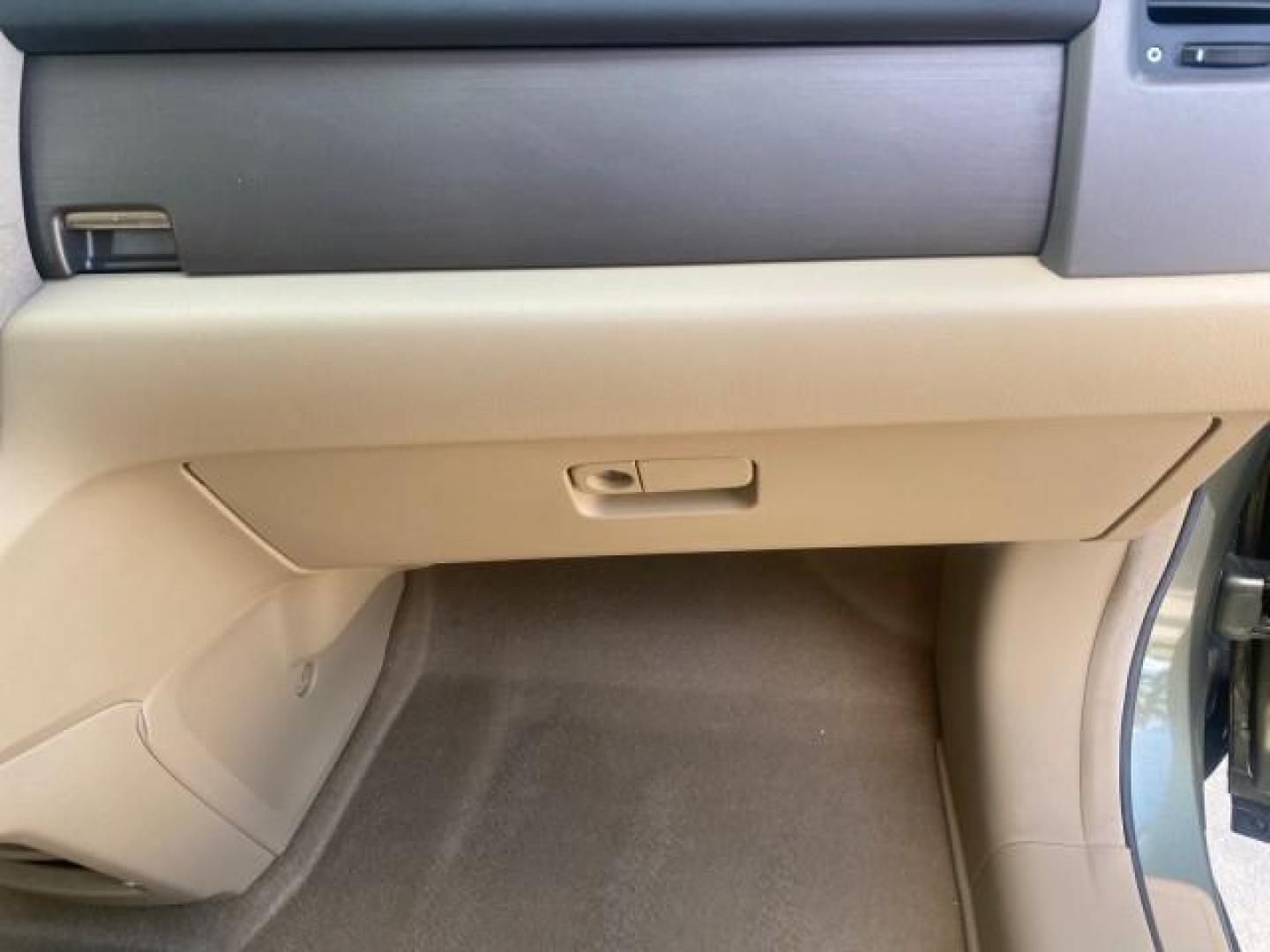 2009 Green Tea Metallic /Ivory Honda CR-V LX 1 OWNER LOW MILES 14,629 (5J6RE38349L) with an 2.4L DOHC MPFI 16-Valve i-VTEC I4 Engine engine, Automatic transmission, located at 4701 North Dixie Hwy, Pompano Beach, FL, 33064, (954) 422-2889, 26.240938, -80.123474 - OUR WEBPAGE FLORIDACARS1.COM HAS OVER 100 PHOTOS AND FREE CARFAX LINK 2009 HONDA CR-V LX VIN: 5J6RE38349L028673 5 J 6 R E 3 8 3 4 9 L 0 2 8 6 7 3 4 DOOR WAGON/SPORT UTILITY 2.4L I4 F DOHC 16V GASOLINE FRONT WHEEL DRIVE Presenting one of the finest Honda CR-V's weve ever listed! This incredible 1-own - Photo#95