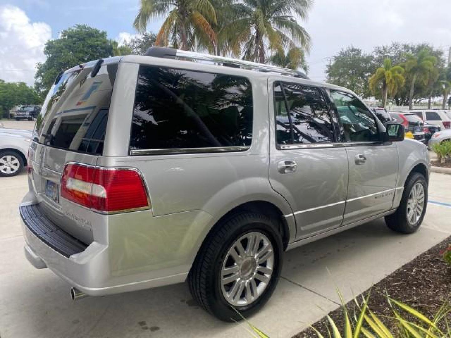 2011 White Platinum Tri-Coat Metallic /Stone Lincoln Navigator 1 OWNER FLORIDA SUNROOF (5LMJJ2H50BE) with an 5.4L SOHC 24-Valve V8 FFV Engine engine, Automatic transmission, located at 4701 North Dixie Hwy, Pompano Beach, FL, 33064, (954) 422-2889, 26.240938, -80.123474 - OUR WEBPAGE FLORIDACARS1.COM HAS OVER 100 PHOTOS AND FREE CARFAX LINK 2011 LINCOLN NAVIGATOR VIN: 5LMJJ2H50BEJ08212 5 L M J J 2 H 5 0 B E J 0 8 2 1 2 4 DOOR WAGON/SPORT UTILITY 5.4L V8 F SOHC 24V FLEX FUEL REAR WHEEL DRIVE Features A/C Seat(s) ABS Brakes Air Conditioning Alloy Wheels AM/FM Stereo Au - Photo#7