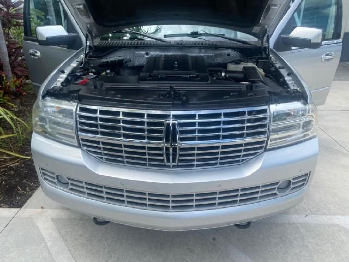 2011 White Platinum Tri-Coat Metallic /Stone Lincoln Navigator 1 OWNER FLORIDA SUNROOF (5LMJJ2H50BE) with an 5.4L SOHC 24-Valve V8 FFV Engine engine, Automatic transmission, located at 4701 North Dixie Hwy, Pompano Beach, FL, 33064, (954) 422-2889, 26.240938, -80.123474 - OUR WEBPAGE FLORIDACARS1.COM HAS OVER 100 PHOTOS AND FREE CARFAX LINK 2011 LINCOLN NAVIGATOR VIN: 5LMJJ2H50BEJ08212 5 L M J J 2 H 5 0 B E J 0 8 2 1 2 4 DOOR WAGON/SPORT UTILITY 5.4L V8 F SOHC 24V FLEX FUEL REAR WHEEL DRIVE Features A/C Seat(s) ABS Brakes Air Conditioning Alloy Wheels AM/FM Stereo Au - Photo#17
