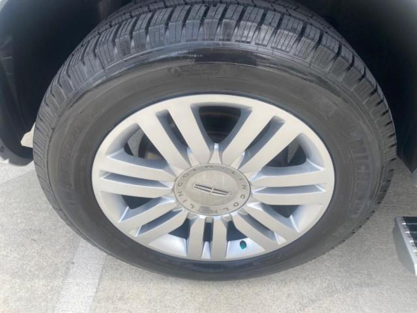 2011 White Platinum Tri-Coat Metallic /Stone Lincoln Navigator 1 OWNER FLORIDA SUNROOF (5LMJJ2H50BE) with an 5.4L SOHC 24-Valve V8 FFV Engine engine, Automatic transmission, located at 4701 North Dixie Hwy, Pompano Beach, FL, 33064, (954) 422-2889, 26.240938, -80.123474 - OUR WEBPAGE FLORIDACARS1.COM HAS OVER 100 PHOTOS AND FREE CARFAX LINK 2011 LINCOLN NAVIGATOR VIN: 5LMJJ2H50BEJ08212 5 L M J J 2 H 5 0 B E J 0 8 2 1 2 4 DOOR WAGON/SPORT UTILITY 5.4L V8 F SOHC 24V FLEX FUEL REAR WHEEL DRIVE Features A/C Seat(s) ABS Brakes Air Conditioning Alloy Wheels AM/FM Stereo Au - Photo#19