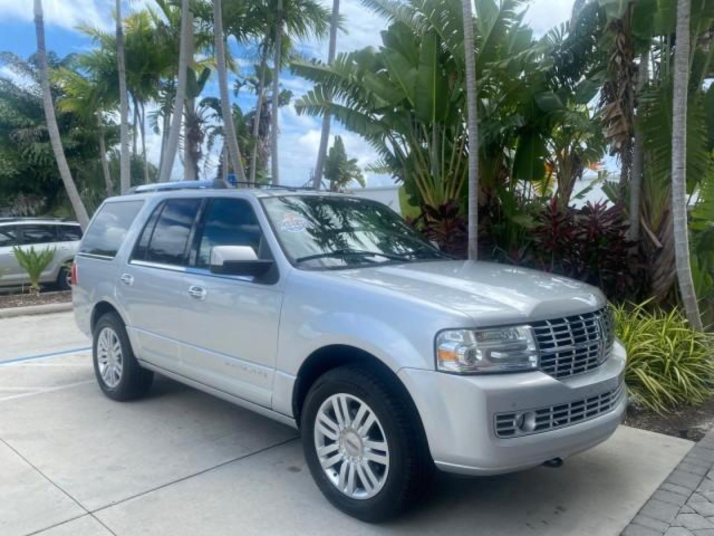 2011 White Platinum Tri-Coat Metallic /Stone Lincoln Navigator 1 OWNER FLORIDA SUNROOF (5LMJJ2H50BE) with an 5.4L SOHC 24-Valve V8 FFV Engine engine, Automatic transmission, located at 4701 North Dixie Hwy, Pompano Beach, FL, 33064, (954) 422-2889, 26.240938, -80.123474 - OUR WEBPAGE FLORIDACARS1.COM HAS OVER 100 PHOTOS AND FREE CARFAX LINK 2011 LINCOLN NAVIGATOR VIN: 5LMJJ2H50BEJ08212 5 L M J J 2 H 5 0 B E J 0 8 2 1 2 4 DOOR WAGON/SPORT UTILITY 5.4L V8 F SOHC 24V FLEX FUEL REAR WHEEL DRIVE Features A/C Seat(s) ABS Brakes Air Conditioning Alloy Wheels AM/FM Stereo Au - Photo#24