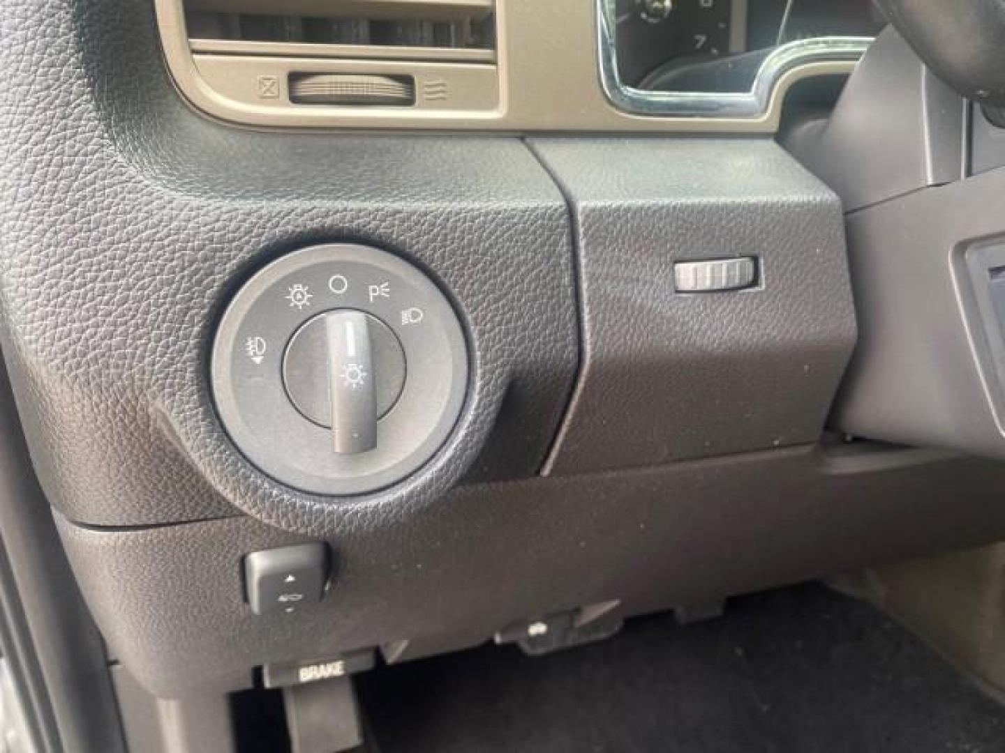 2011 White Platinum Tri-Coat Metallic /Stone Lincoln Navigator 1 OWNER FLORIDA SUNROOF (5LMJJ2H50BE) with an 5.4L SOHC 24-Valve V8 FFV Engine engine, Automatic transmission, located at 4701 North Dixie Hwy, Pompano Beach, FL, 33064, (954) 422-2889, 26.240938, -80.123474 - OUR WEBPAGE FLORIDACARS1.COM HAS OVER 100 PHOTOS AND FREE CARFAX LINK 2011 LINCOLN NAVIGATOR VIN: 5LMJJ2H50BEJ08212 5 L M J J 2 H 5 0 B E J 0 8 2 1 2 4 DOOR WAGON/SPORT UTILITY 5.4L V8 F SOHC 24V FLEX FUEL REAR WHEEL DRIVE Features A/C Seat(s) ABS Brakes Air Conditioning Alloy Wheels AM/FM Stereo Au - Photo#44