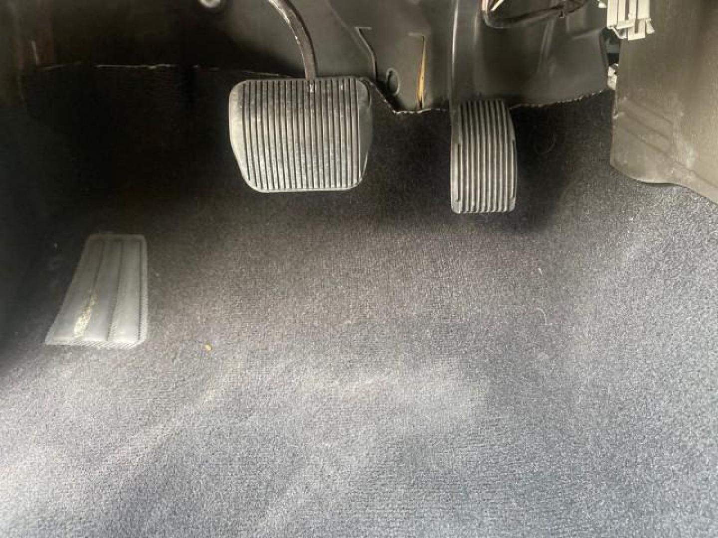 2011 White Platinum Tri-Coat Metallic /Stone Lincoln Navigator 1 OWNER FLORIDA SUNROOF (5LMJJ2H50BE) with an 5.4L SOHC 24-Valve V8 FFV Engine engine, Automatic transmission, located at 4701 North Dixie Hwy, Pompano Beach, FL, 33064, (954) 422-2889, 26.240938, -80.123474 - OUR WEBPAGE FLORIDACARS1.COM HAS OVER 100 PHOTOS AND FREE CARFAX LINK 2011 LINCOLN NAVIGATOR VIN: 5LMJJ2H50BEJ08212 5 L M J J 2 H 5 0 B E J 0 8 2 1 2 4 DOOR WAGON/SPORT UTILITY 5.4L V8 F SOHC 24V FLEX FUEL REAR WHEEL DRIVE Features A/C Seat(s) ABS Brakes Air Conditioning Alloy Wheels AM/FM Stereo Au - Photo#45