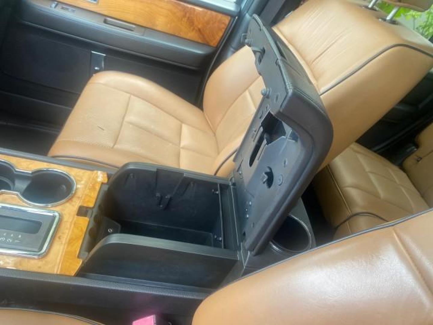 2011 White Platinum Tri-Coat Metallic /Stone Lincoln Navigator 1 OWNER FLORIDA SUNROOF (5LMJJ2H50BE) with an 5.4L SOHC 24-Valve V8 FFV Engine engine, Automatic transmission, located at 4701 North Dixie Hwy, Pompano Beach, FL, 33064, (954) 422-2889, 26.240938, -80.123474 - OUR WEBPAGE FLORIDACARS1.COM HAS OVER 100 PHOTOS AND FREE CARFAX LINK 2011 LINCOLN NAVIGATOR VIN: 5LMJJ2H50BEJ08212 5 L M J J 2 H 5 0 B E J 0 8 2 1 2 4 DOOR WAGON/SPORT UTILITY 5.4L V8 F SOHC 24V FLEX FUEL REAR WHEEL DRIVE Features A/C Seat(s) ABS Brakes Air Conditioning Alloy Wheels AM/FM Stereo Au - Photo#53