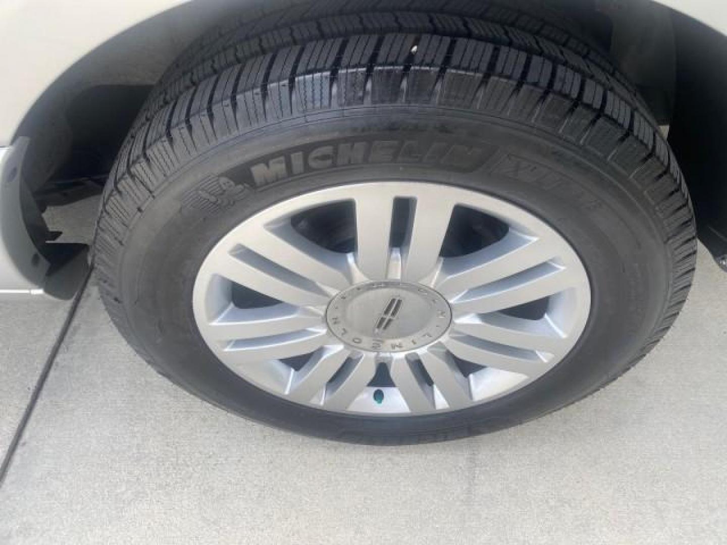 2011 White Platinum Tri-Coat Metallic /Stone Lincoln Navigator 1 OWNER FLORIDA SUNROOF (5LMJJ2H50BE) with an 5.4L SOHC 24-Valve V8 FFV Engine engine, Automatic transmission, located at 4701 North Dixie Hwy, Pompano Beach, FL, 33064, (954) 422-2889, 26.240938, -80.123474 - OUR WEBPAGE FLORIDACARS1.COM HAS OVER 100 PHOTOS AND FREE CARFAX LINK 2011 LINCOLN NAVIGATOR VIN: 5LMJJ2H50BEJ08212 5 L M J J 2 H 5 0 B E J 0 8 2 1 2 4 DOOR WAGON/SPORT UTILITY 5.4L V8 F SOHC 24V FLEX FUEL REAR WHEEL DRIVE Features A/C Seat(s) ABS Brakes Air Conditioning Alloy Wheels AM/FM Stereo Au - Photo#79