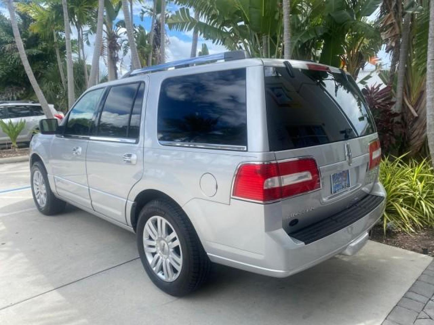 2011 White Platinum Tri-Coat Metallic /Stone Lincoln Navigator 1 OWNER FLORIDA SUNROOF (5LMJJ2H50BE) with an 5.4L SOHC 24-Valve V8 FFV Engine engine, Automatic transmission, located at 4701 North Dixie Hwy, Pompano Beach, FL, 33064, (954) 422-2889, 26.240938, -80.123474 - OUR WEBPAGE FLORIDACARS1.COM HAS OVER 100 PHOTOS AND FREE CARFAX LINK 2011 LINCOLN NAVIGATOR VIN: 5LMJJ2H50BEJ08212 5 L M J J 2 H 5 0 B E J 0 8 2 1 2 4 DOOR WAGON/SPORT UTILITY 5.4L V8 F SOHC 24V FLEX FUEL REAR WHEEL DRIVE Features A/C Seat(s) ABS Brakes Air Conditioning Alloy Wheels AM/FM Stereo Au - Photo#83