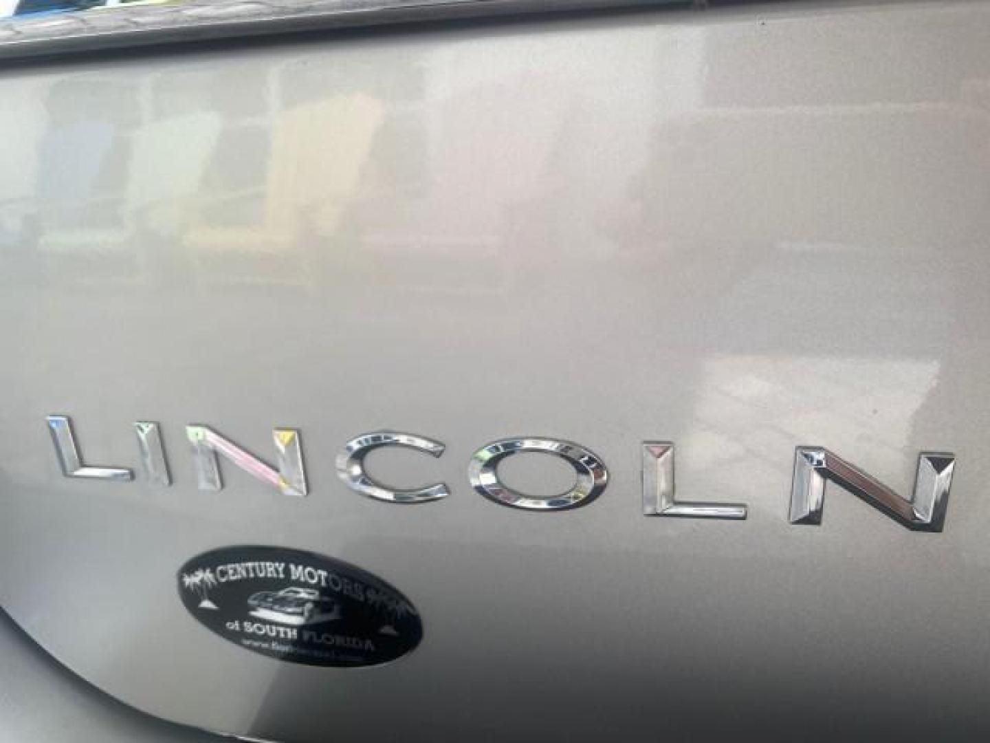 2011 White Platinum Tri-Coat Metallic /Stone Lincoln Navigator 1 OWNER FLORIDA SUNROOF (5LMJJ2H50BE) with an 5.4L SOHC 24-Valve V8 FFV Engine engine, Automatic transmission, located at 4701 North Dixie Hwy, Pompano Beach, FL, 33064, (954) 422-2889, 26.240938, -80.123474 - OUR WEBPAGE FLORIDACARS1.COM HAS OVER 100 PHOTOS AND FREE CARFAX LINK 2011 LINCOLN NAVIGATOR VIN: 5LMJJ2H50BEJ08212 5 L M J J 2 H 5 0 B E J 0 8 2 1 2 4 DOOR WAGON/SPORT UTILITY 5.4L V8 F SOHC 24V FLEX FUEL REAR WHEEL DRIVE Features A/C Seat(s) ABS Brakes Air Conditioning Alloy Wheels AM/FM Stereo Au - Photo#86