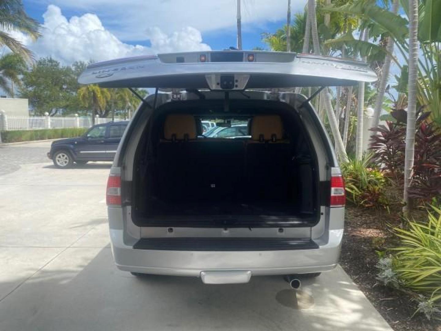 2011 White Platinum Tri-Coat Metallic /Stone Lincoln Navigator 1 OWNER FLORIDA SUNROOF (5LMJJ2H50BE) with an 5.4L SOHC 24-Valve V8 FFV Engine engine, Automatic transmission, located at 4701 North Dixie Hwy, Pompano Beach, FL, 33064, (954) 422-2889, 26.240938, -80.123474 - OUR WEBPAGE FLORIDACARS1.COM HAS OVER 100 PHOTOS AND FREE CARFAX LINK 2011 LINCOLN NAVIGATOR VIN: 5LMJJ2H50BEJ08212 5 L M J J 2 H 5 0 B E J 0 8 2 1 2 4 DOOR WAGON/SPORT UTILITY 5.4L V8 F SOHC 24V FLEX FUEL REAR WHEEL DRIVE Features A/C Seat(s) ABS Brakes Air Conditioning Alloy Wheels AM/FM Stereo Au - Photo#90