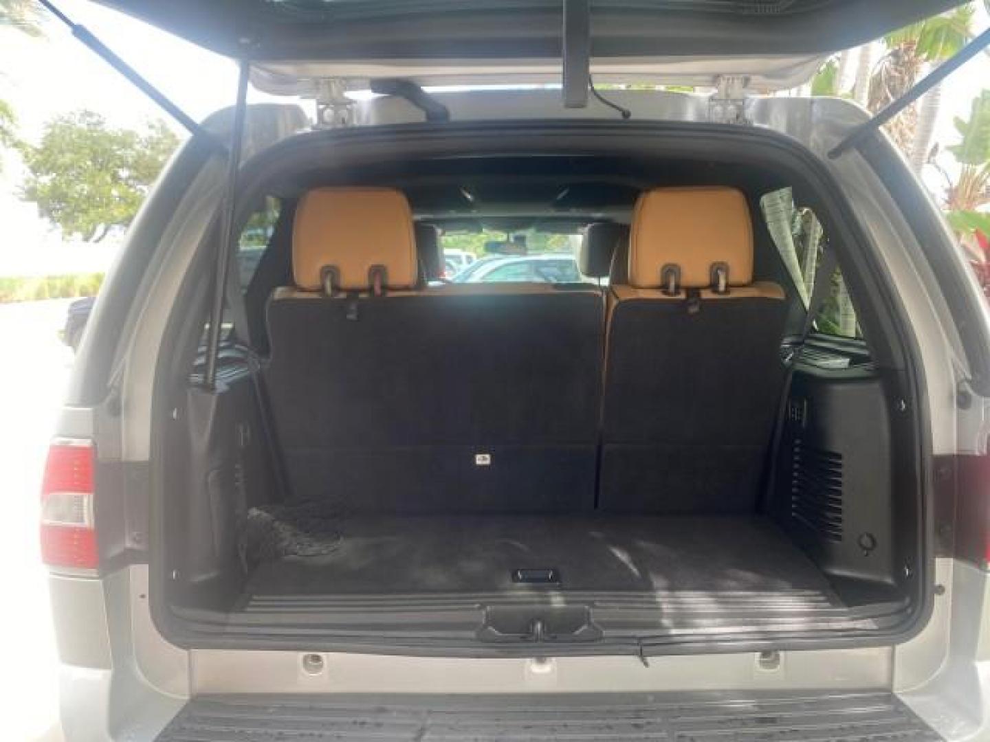 2011 White Platinum Tri-Coat Metallic /Stone Lincoln Navigator 1 OWNER FLORIDA SUNROOF (5LMJJ2H50BE) with an 5.4L SOHC 24-Valve V8 FFV Engine engine, Automatic transmission, located at 4701 North Dixie Hwy, Pompano Beach, FL, 33064, (954) 422-2889, 26.240938, -80.123474 - OUR WEBPAGE FLORIDACARS1.COM HAS OVER 100 PHOTOS AND FREE CARFAX LINK 2011 LINCOLN NAVIGATOR VIN: 5LMJJ2H50BEJ08212 5 L M J J 2 H 5 0 B E J 0 8 2 1 2 4 DOOR WAGON/SPORT UTILITY 5.4L V8 F SOHC 24V FLEX FUEL REAR WHEEL DRIVE Features A/C Seat(s) ABS Brakes Air Conditioning Alloy Wheels AM/FM Stereo Au - Photo#91