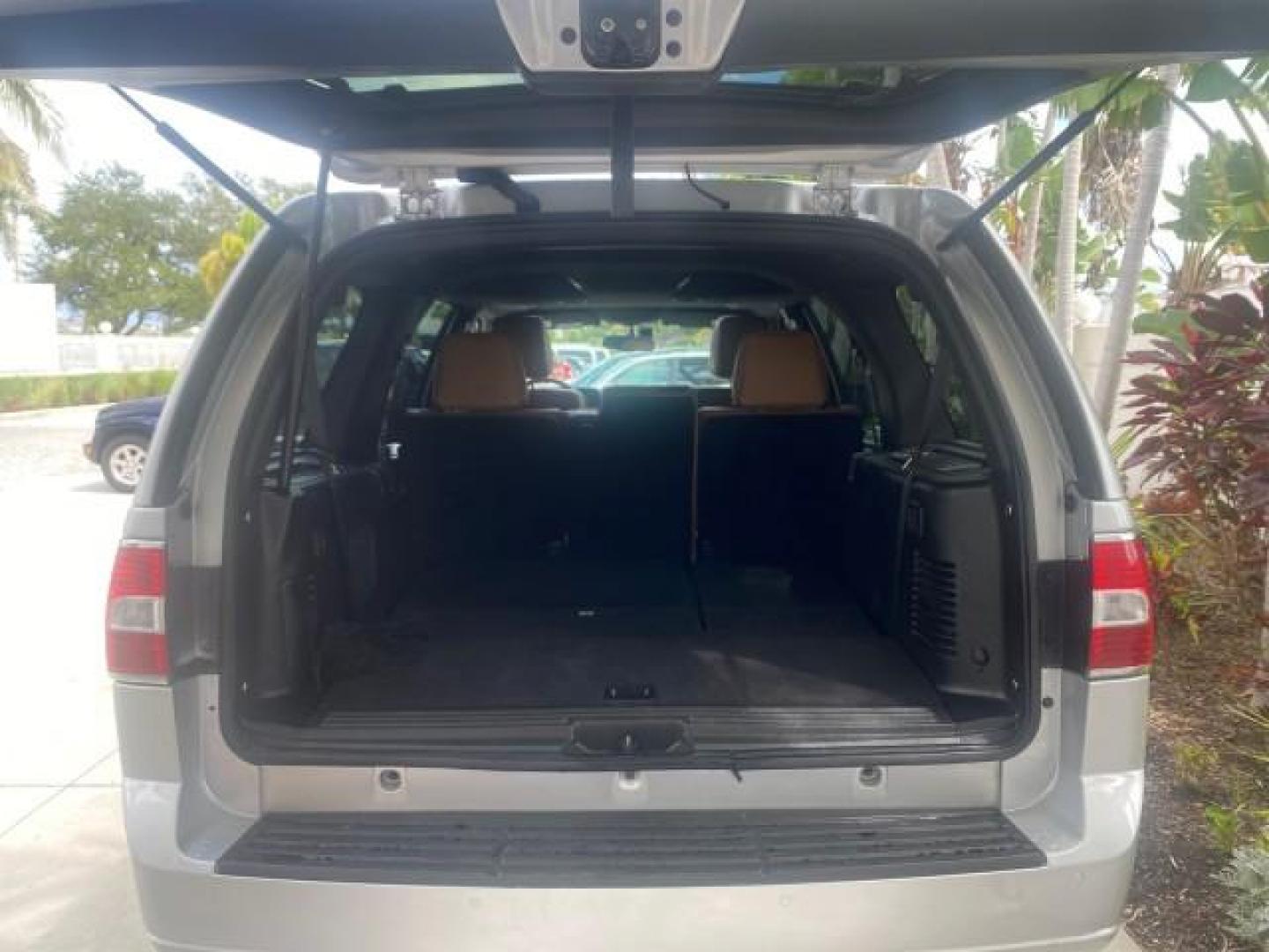 2011 White Platinum Tri-Coat Metallic /Stone Lincoln Navigator 1 OWNER FLORIDA SUNROOF (5LMJJ2H50BE) with an 5.4L SOHC 24-Valve V8 FFV Engine engine, Automatic transmission, located at 4701 North Dixie Hwy, Pompano Beach, FL, 33064, (954) 422-2889, 26.240938, -80.123474 - OUR WEBPAGE FLORIDACARS1.COM HAS OVER 100 PHOTOS AND FREE CARFAX LINK 2011 LINCOLN NAVIGATOR VIN: 5LMJJ2H50BEJ08212 5 L M J J 2 H 5 0 B E J 0 8 2 1 2 4 DOOR WAGON/SPORT UTILITY 5.4L V8 F SOHC 24V FLEX FUEL REAR WHEEL DRIVE Features A/C Seat(s) ABS Brakes Air Conditioning Alloy Wheels AM/FM Stereo Au - Photo#95