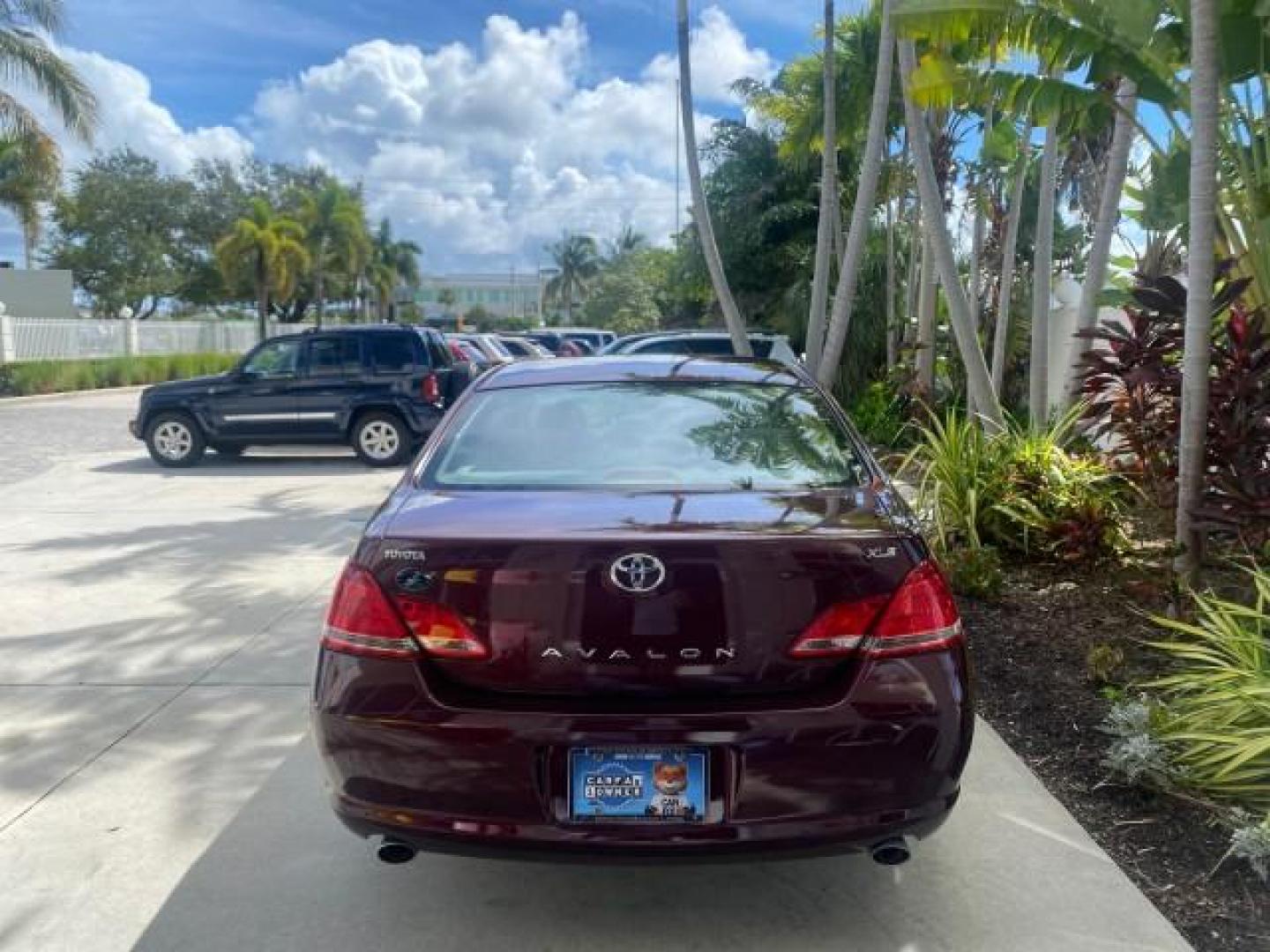 2006 Cassis Pearl /Ivory Toyota Avalon XLS LOW MILES 49,416 NAV SUNROOF (4T1BK36BX6U) with an 3.5L 24-Valve EFI DOHC V6 Engine engine, Automatic transmission, located at 4701 North Dixie Hwy, Pompano Beach, FL, 33064, (954) 422-2889, 26.240938, -80.123474 - OUR WEBPAGE FLORIDACARS1.COM HAS OVER 100 PHOTOS AND FREE CARFAX LINK 2006 TOYOTA AVALON XLS 31 MPG!! VIN: 4T1BK36BX6U147470 4 T 1 B K 3 6 B X 6 U 1 4 7 4 7 0 SEDAN 4 DR 3.5L V6 F DOHC 24V GASOLINE FRONT WHEEL DRIVE Features A/C Seat(s) ABS Brakes Air Conditioning Alloy Wheels AM/FM Stereo Automated - Photo#6