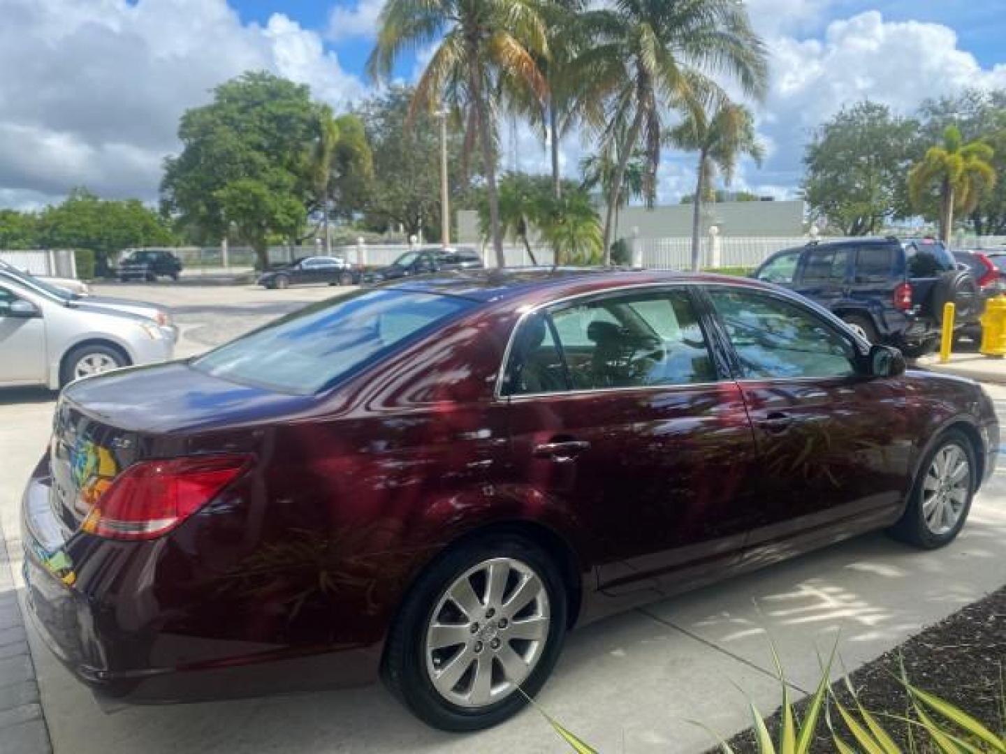 2006 Cassis Pearl /Ivory Toyota Avalon XLS LOW MILES 49,416 NAV SUNROOF (4T1BK36BX6U) with an 3.5L 24-Valve EFI DOHC V6 Engine engine, Automatic transmission, located at 4701 North Dixie Hwy, Pompano Beach, FL, 33064, (954) 422-2889, 26.240938, -80.123474 - OUR WEBPAGE FLORIDACARS1.COM HAS OVER 100 PHOTOS AND FREE CARFAX LINK 2006 TOYOTA AVALON XLS 31 MPG!! VIN: 4T1BK36BX6U147470 4 T 1 B K 3 6 B X 6 U 1 4 7 4 7 0 SEDAN 4 DR 3.5L V6 F DOHC 24V GASOLINE FRONT WHEEL DRIVE Features A/C Seat(s) ABS Brakes Air Conditioning Alloy Wheels AM/FM Stereo Automated - Photo#7