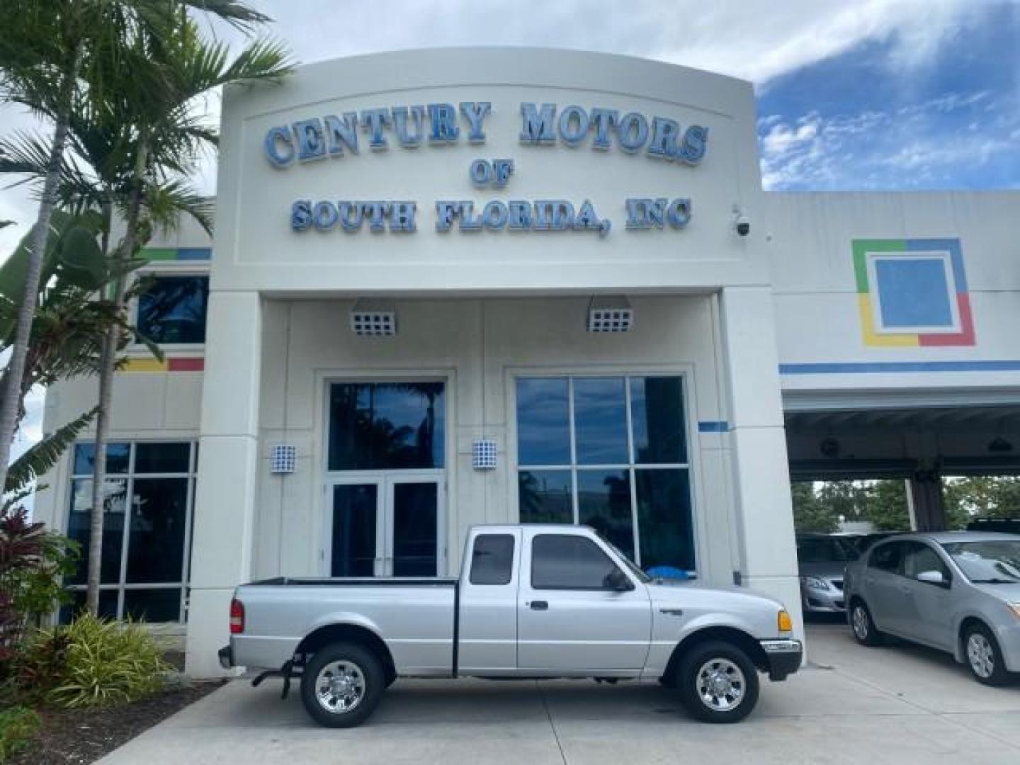 2002 Silver Frost Metallic /Dark Graphite Ford Ranger XLT 1 OWNER FLORIDA (1FTYR14U62P) with an 3.0L SEFI V6 Engine engine, Automatic transmission, located at 4701 North Dixie Hwy, Pompano Beach, FL, 33064, (954) 422-2889, 26.240938, -80.123474 - OUR WEBPAGE FLORIDACARS1.COM HAS OVER 100 PHOTOS AND FREE CARFAX LINK 2002 FORD RANGER EDGE VIN: 1FTYR14U62PA85366 1 F T Y R 1 4 U 6 2 P A 8 5 3 6 6 CLUB CAB PICKUP 3.0L V6 F OHV GASOLINE REAR WHEEL DRIVE Top Features Bed Liner Cloth Seats Tow Hitch Basic Features ABS Brakes Automatic Transmission C - Photo#0
