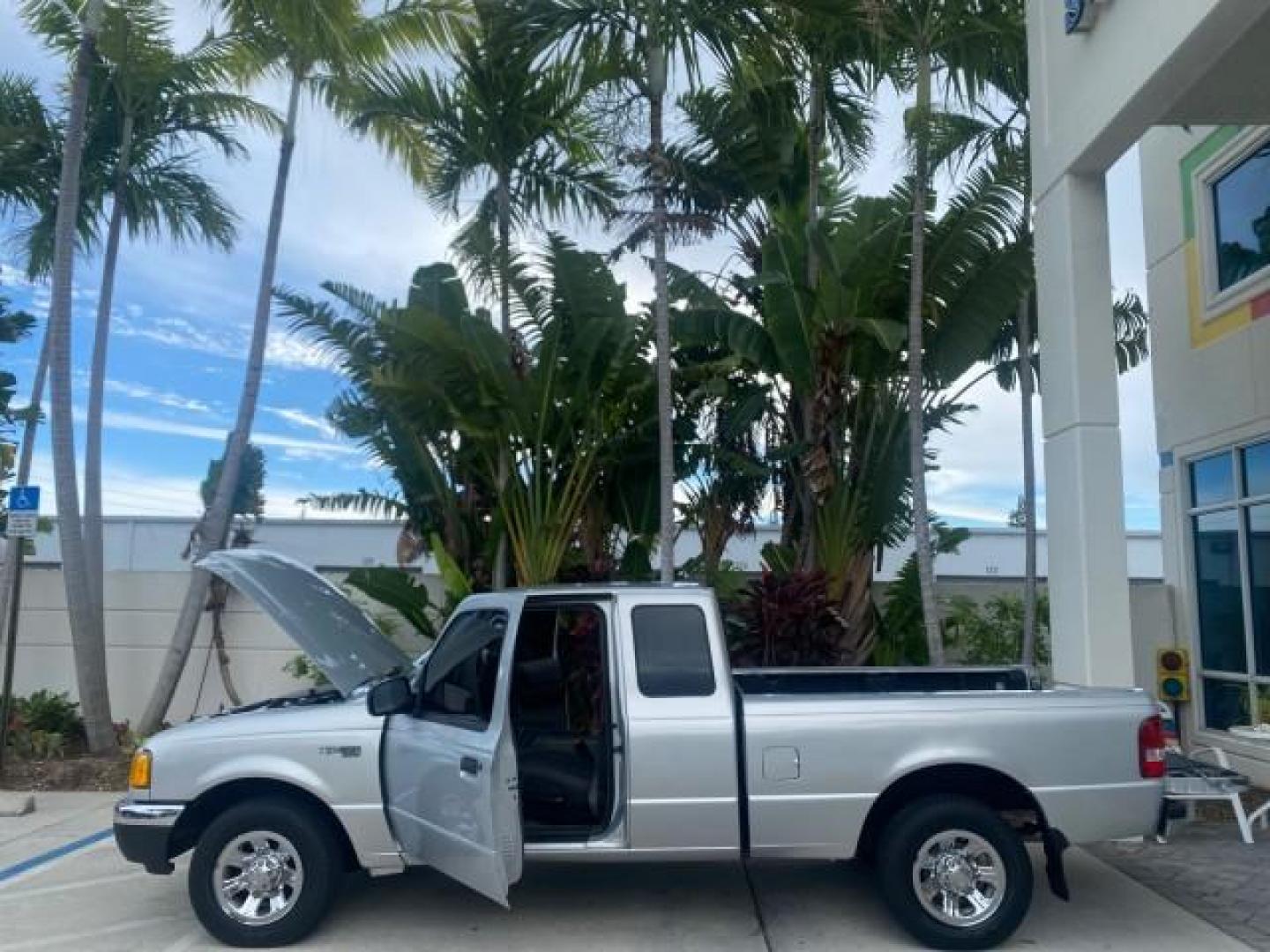2002 Silver Frost Metallic /Dark Graphite Ford Ranger XLT 1 OWNER FLORIDA (1FTYR14U62P) with an 3.0L SEFI V6 Engine engine, Automatic transmission, located at 4701 North Dixie Hwy, Pompano Beach, FL, 33064, (954) 422-2889, 26.240938, -80.123474 - OUR WEBPAGE FLORIDACARS1.COM HAS OVER 100 PHOTOS AND FREE CARFAX LINK 2002 FORD RANGER EDGE VIN: 1FTYR14U62PA85366 1 F T Y R 1 4 U 6 2 P A 8 5 3 6 6 CLUB CAB PICKUP 3.0L V6 F OHV GASOLINE REAR WHEEL DRIVE Top Features Bed Liner Cloth Seats Tow Hitch Basic Features ABS Brakes Automatic Transmission C - Photo#8