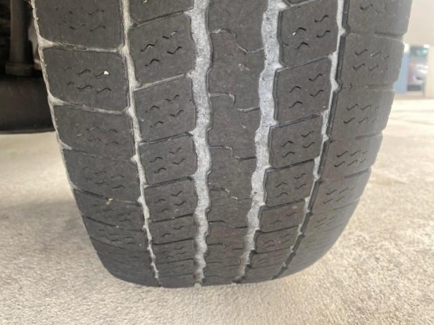 2002 Silver Frost Metallic /Dark Graphite Ford Ranger XLT 1 OWNER FLORIDA (1FTYR14U62P) with an 3.0L SEFI V6 Engine engine, Automatic transmission, located at 4701 North Dixie Hwy, Pompano Beach, FL, 33064, (954) 422-2889, 26.240938, -80.123474 - OUR WEBPAGE FLORIDACARS1.COM HAS OVER 100 PHOTOS AND FREE CARFAX LINK 2002 FORD RANGER EDGE VIN: 1FTYR14U62PA85366 1 F T Y R 1 4 U 6 2 P A 8 5 3 6 6 CLUB CAB PICKUP 3.0L V6 F OHV GASOLINE REAR WHEEL DRIVE Top Features Bed Liner Cloth Seats Tow Hitch Basic Features ABS Brakes Automatic Transmission C - Photo#20