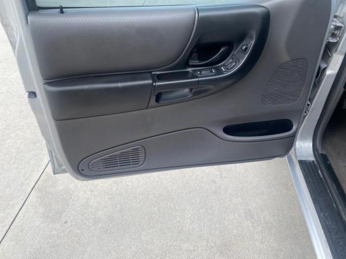 2002 Silver Frost Metallic /Dark Graphite Ford Ranger XLT 1 OWNER FLORIDA (1FTYR14U62P) with an 3.0L SEFI V6 Engine engine, Automatic transmission, located at 4701 North Dixie Hwy, Pompano Beach, FL, 33064, (954) 422-2889, 26.240938, -80.123474 - OUR WEBPAGE FLORIDACARS1.COM HAS OVER 100 PHOTOS AND FREE CARFAX LINK 2002 FORD RANGER EDGE VIN: 1FTYR14U62PA85366 1 F T Y R 1 4 U 6 2 P A 8 5 3 6 6 CLUB CAB PICKUP 3.0L V6 F OHV GASOLINE REAR WHEEL DRIVE Top Features Bed Liner Cloth Seats Tow Hitch Basic Features ABS Brakes Automatic Transmission C - Photo#32