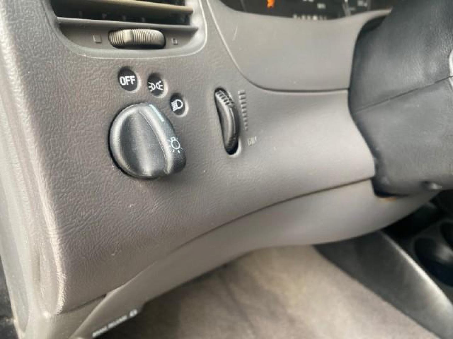 2002 Silver Frost Metallic /Dark Graphite Ford Ranger XLT 1 OWNER FLORIDA (1FTYR14U62P) with an 3.0L SEFI V6 Engine engine, Automatic transmission, located at 4701 North Dixie Hwy, Pompano Beach, FL, 33064, (954) 422-2889, 26.240938, -80.123474 - OUR WEBPAGE FLORIDACARS1.COM HAS OVER 100 PHOTOS AND FREE CARFAX LINK 2002 FORD RANGER EDGE VIN: 1FTYR14U62PA85366 1 F T Y R 1 4 U 6 2 P A 8 5 3 6 6 CLUB CAB PICKUP 3.0L V6 F OHV GASOLINE REAR WHEEL DRIVE Top Features Bed Liner Cloth Seats Tow Hitch Basic Features ABS Brakes Automatic Transmission C - Photo#43