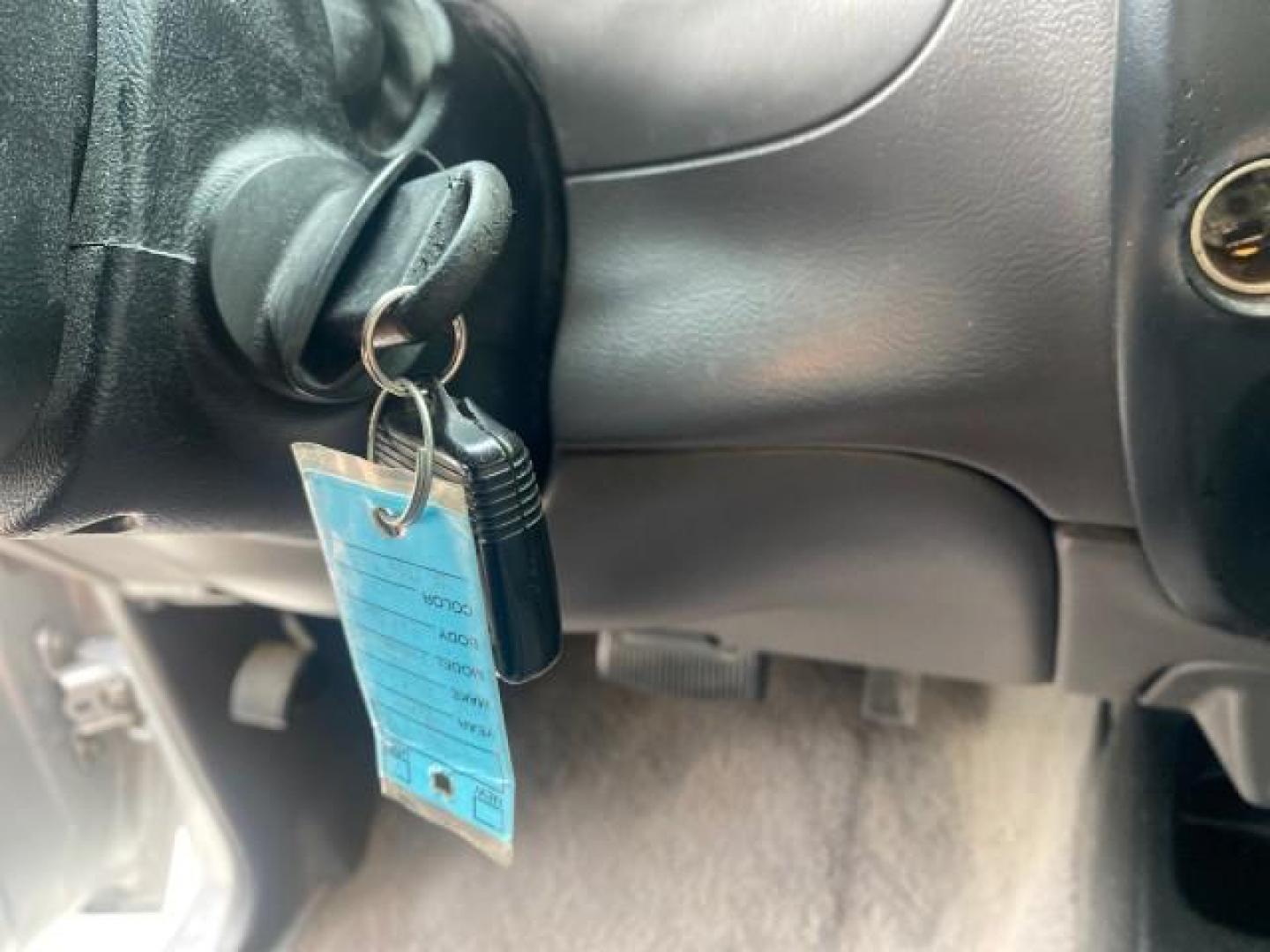 2002 Silver Frost Metallic /Dark Graphite Ford Ranger XLT 1 OWNER FLORIDA (1FTYR14U62P) with an 3.0L SEFI V6 Engine engine, Automatic transmission, located at 4701 North Dixie Hwy, Pompano Beach, FL, 33064, (954) 422-2889, 26.240938, -80.123474 - OUR WEBPAGE FLORIDACARS1.COM HAS OVER 100 PHOTOS AND FREE CARFAX LINK 2002 FORD RANGER EDGE VIN: 1FTYR14U62PA85366 1 F T Y R 1 4 U 6 2 P A 8 5 3 6 6 CLUB CAB PICKUP 3.0L V6 F OHV GASOLINE REAR WHEEL DRIVE Top Features Bed Liner Cloth Seats Tow Hitch Basic Features ABS Brakes Automatic Transmission C - Photo#45