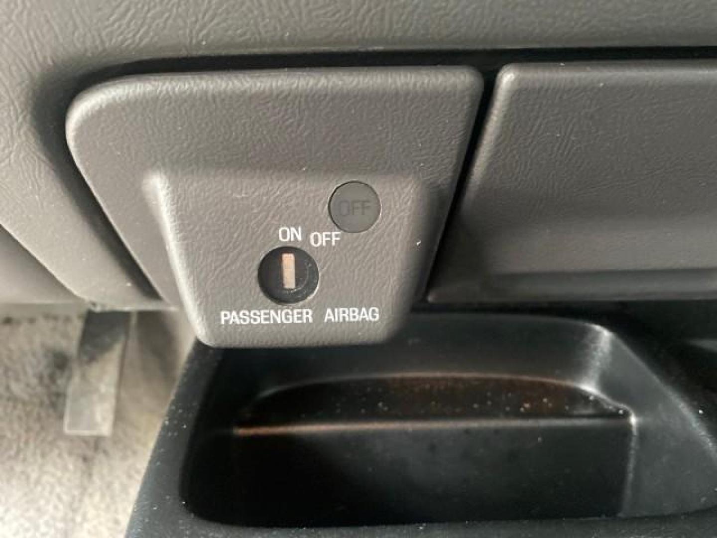 2002 Silver Frost Metallic /Dark Graphite Ford Ranger XLT 1 OWNER FLORIDA (1FTYR14U62P) with an 3.0L SEFI V6 Engine engine, Automatic transmission, located at 4701 North Dixie Hwy, Pompano Beach, FL, 33064, (954) 422-2889, 26.240938, -80.123474 - OUR WEBPAGE FLORIDACARS1.COM HAS OVER 100 PHOTOS AND FREE CARFAX LINK 2002 FORD RANGER EDGE VIN: 1FTYR14U62PA85366 1 F T Y R 1 4 U 6 2 P A 8 5 3 6 6 CLUB CAB PICKUP 3.0L V6 F OHV GASOLINE REAR WHEEL DRIVE Top Features Bed Liner Cloth Seats Tow Hitch Basic Features ABS Brakes Automatic Transmission C - Photo#50