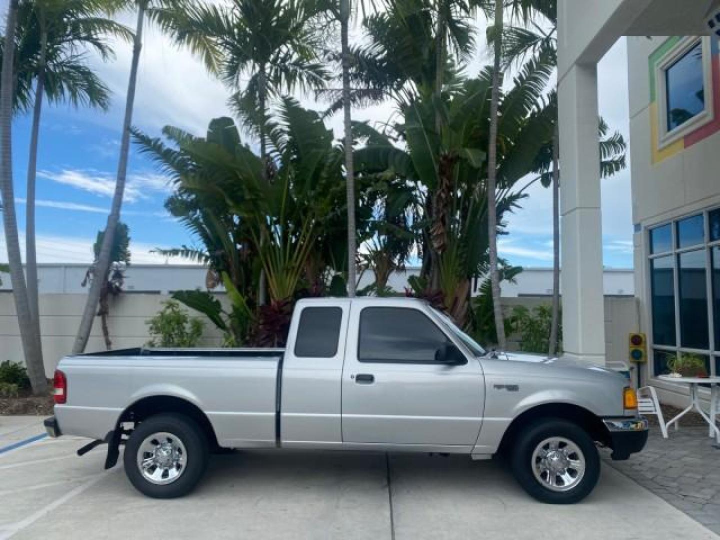 2002 Silver Frost Metallic /Dark Graphite Ford Ranger XLT 1 OWNER FLORIDA (1FTYR14U62P) with an 3.0L SEFI V6 Engine engine, Automatic transmission, located at 4701 North Dixie Hwy, Pompano Beach, FL, 33064, (954) 422-2889, 26.240938, -80.123474 - OUR WEBPAGE FLORIDACARS1.COM HAS OVER 100 PHOTOS AND FREE CARFAX LINK 2002 FORD RANGER EDGE VIN: 1FTYR14U62PA85366 1 F T Y R 1 4 U 6 2 P A 8 5 3 6 6 CLUB CAB PICKUP 3.0L V6 F OHV GASOLINE REAR WHEEL DRIVE Top Features Bed Liner Cloth Seats Tow Hitch Basic Features ABS Brakes Automatic Transmission C - Photo#79