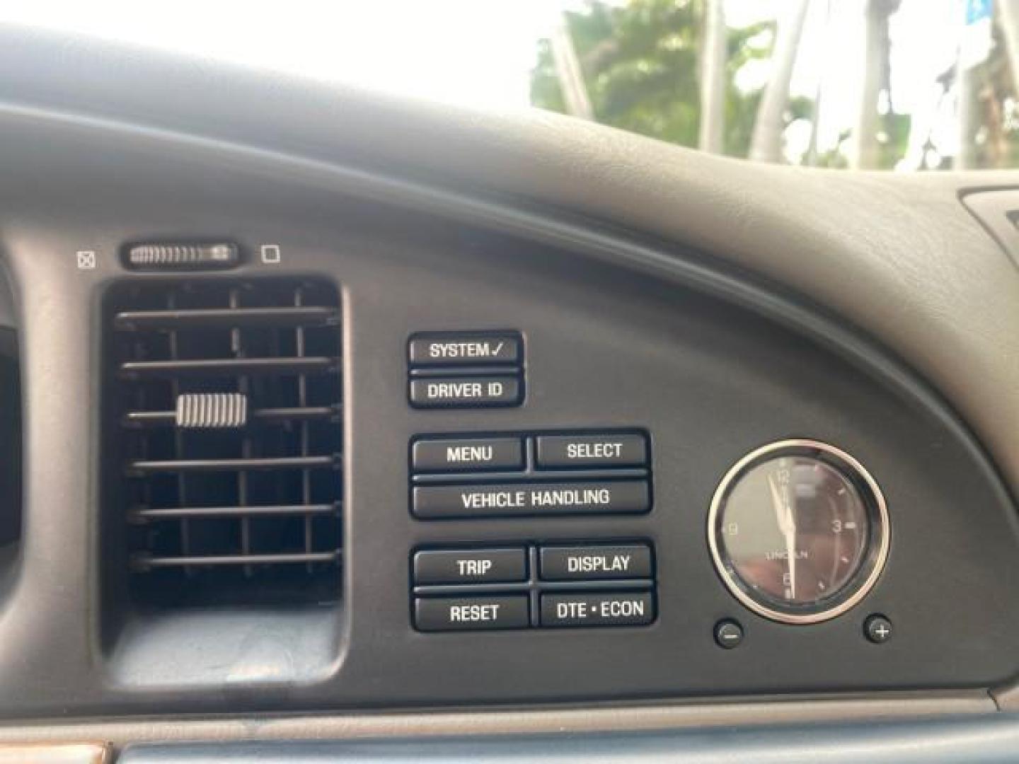 2002 Lt Parchment Gold Metallic /Light Graphite Lincoln Continental LOW MILES 60,071 1 OWNER FLORIDA (1LNHM97V12Y) with an 4.6L DOHC 32-Valve V8 Intech Engine engine, Automatic transmission, located at 4701 North Dixie Hwy, Pompano Beach, FL, 33064, (954) 422-2889, 26.240938, -80.123474 - OUR WEBPAGE FLORIDACARS1.COM HAS OVER 100 PHOTOS AND FREE CARFAX LINK 2002 LINCOLN CONTINENTAL VIN: 1LNHM97V12Y600863 1 L N H M 9 7 V 1 2 Y 6 0 0 8 6 3 SEDAN 4 DR 4.6L V8 F DOHC 32V GASOLINE FRONT WHEEL DRIVE Features ABS Brakes Air Conditioning Alloy Wheels AM/FM Stereo Automatic Transmission Casse - Photo#45