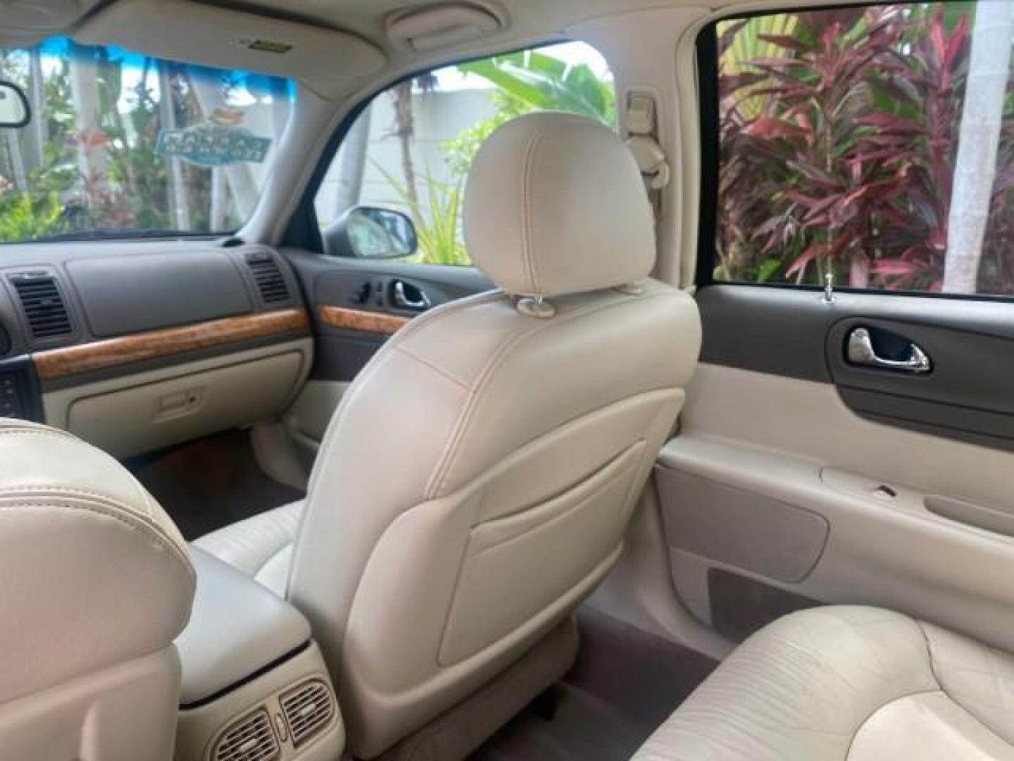2002 Lt Parchment Gold Metallic /Light Graphite Lincoln Continental LOW MILES 60,071 1 OWNER FLORIDA (1LNHM97V12Y) with an 4.6L DOHC 32-Valve V8 Intech Engine engine, Automatic transmission, located at 4701 North Dixie Hwy, Pompano Beach, FL, 33064, (954) 422-2889, 26.240938, -80.123474 - OUR WEBPAGE FLORIDACARS1.COM HAS OVER 100 PHOTOS AND FREE CARFAX LINK 2002 LINCOLN CONTINENTAL VIN: 1LNHM97V12Y600863 1 L N H M 9 7 V 1 2 Y 6 0 0 8 6 3 SEDAN 4 DR 4.6L V8 F DOHC 32V GASOLINE FRONT WHEEL DRIVE Features ABS Brakes Air Conditioning Alloy Wheels AM/FM Stereo Automatic Transmission Casse - Photo#71