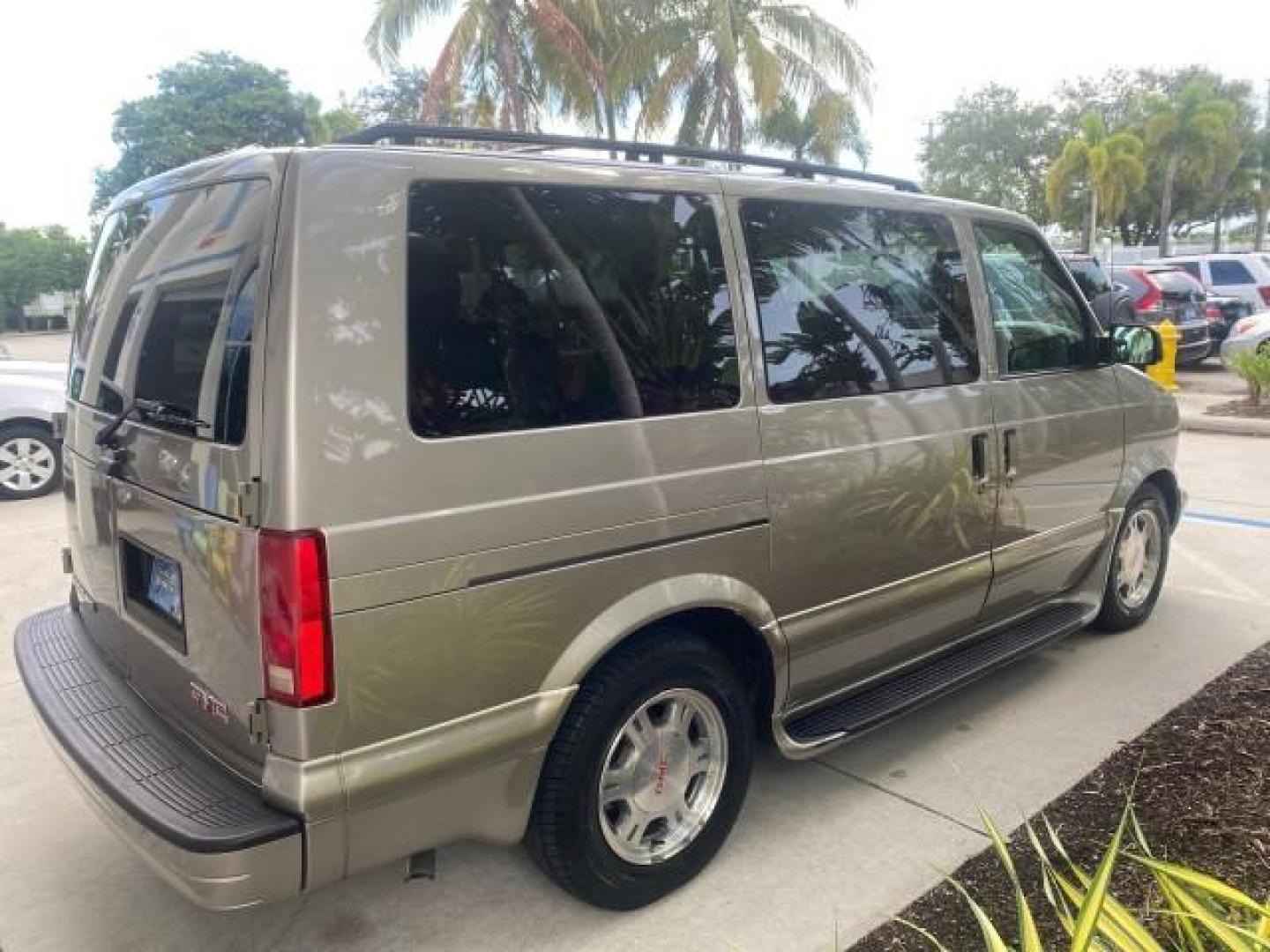 2004 Pewter Metallic /Medium Gray GMC Safari Passenger AWD LOW MILES 84,154 (1GKEL19X34B) with an 4.3L Vortec 4300 V6 MFI Engine engine, Automatic transmission, located at 4701 North Dixie Hwy, Pompano Beach, FL, 33064, (954) 422-2889, 26.240938, -80.123474 - OUR WEBPAGE FLORIDACARS1.COM HAS OVER 100 PHOTOS AND FREE CARFAX LINK 2004 GMC SAFARI VIN: 1GKEL19X34B502356 1 G K E L 1 9 X 3 4 B 5 0 2 3 5 6 VAN 4.3L V6 F GASOLINE ALL WHEEL DRIVE Features 4WD/AWD ABS Brakes Air Conditioning AM/FM Stereo Automatic Transmission Cassette Player CD Audio Convenience - Photo#7