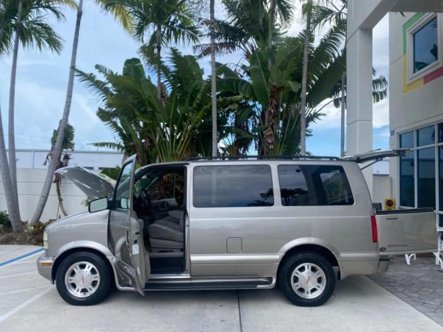 2004 Pewter Metallic /Medium Gray GMC Safari Passenger AWD LOW MILES 84,154 (1GKEL19X34B) with an 4.3L Vortec 4300 V6 MFI Engine engine, Automatic transmission, located at 4701 North Dixie Hwy, Pompano Beach, FL, 33064, (954) 422-2889, 26.240938, -80.123474 - OUR WEBPAGE FLORIDACARS1.COM HAS OVER 100 PHOTOS AND FREE CARFAX LINK 2004 GMC SAFARI VIN: 1GKEL19X34B502356 1 G K E L 1 9 X 3 4 B 5 0 2 3 5 6 VAN 4.3L V6 F GASOLINE ALL WHEEL DRIVE Features 4WD/AWD ABS Brakes Air Conditioning AM/FM Stereo Automatic Transmission Cassette Player CD Audio Convenience - Photo#8