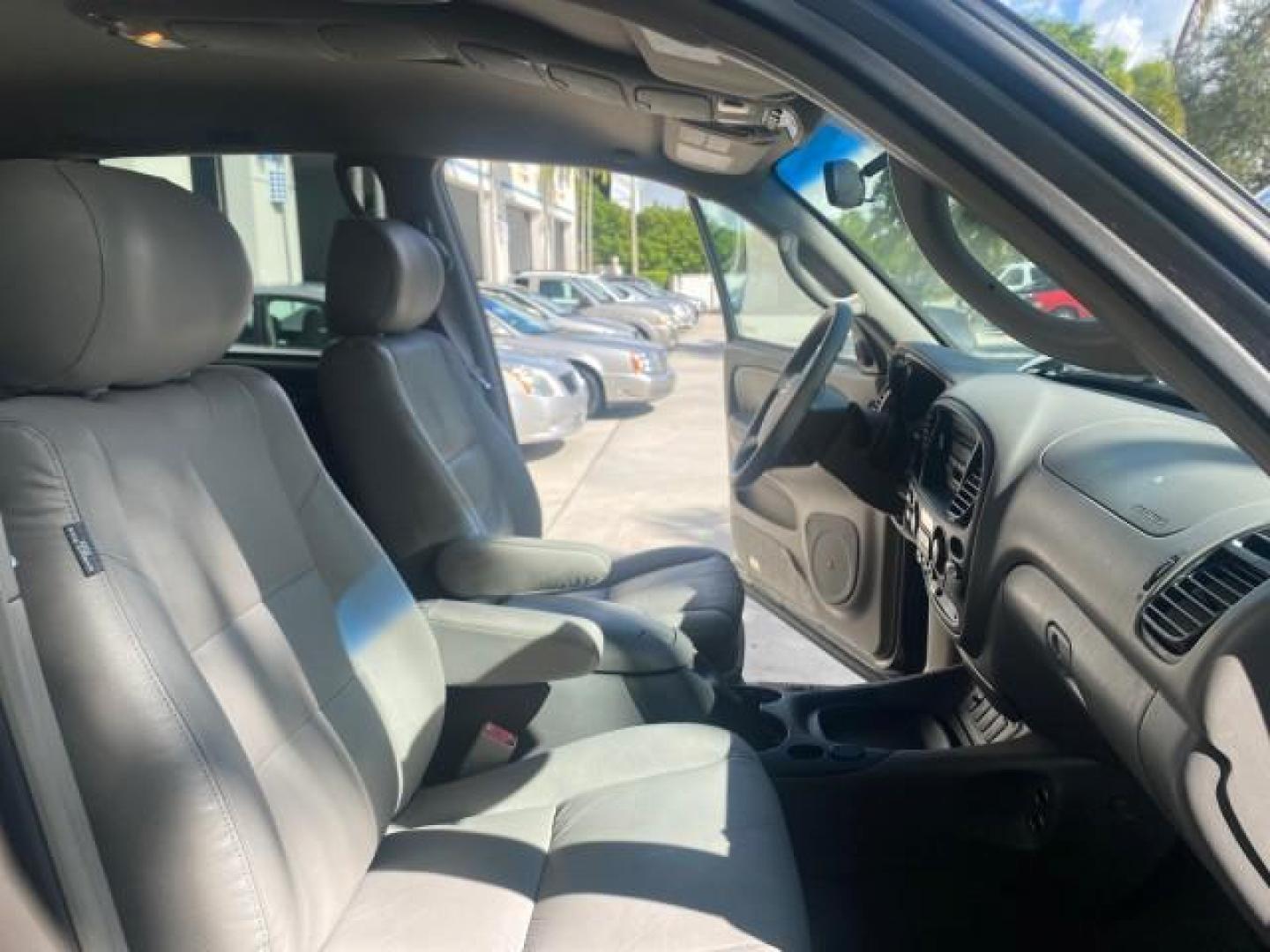 2007 Phantom Gray Pearl /Light Charcoal Toyota Sequoia SR5 LEATHER LIKE NEW (5TDZT34A47S) with an 4.7L DOHC EFI 32-Valve V8 i-Force VVT-i Engine engine, Automatic transmission, located at 4701 North Dixie Hwy, Pompano Beach, FL, 33064, (954) 422-2889, 26.240938, -80.123474 - OUR WEBPAGE FLORIDACARS1.COM HAS OVER 100 PHOTOS AND FREE CARFAX LINK 2007 TOYOTA SEQUOIA SR5 VIN: 5TDZT34A47S287188 5 T D Z T 3 4 A 4 7 S 2 8 7 1 8 8 4 DOOR WAGON/SPORT UTILITY 4.7L V8 F DOHC 32V GASOLINE REAR WHEEL DRIVE Features ABS Brakes Air Conditioning AM/FM Stereo Automatic Transmission Cass - Photo#12
