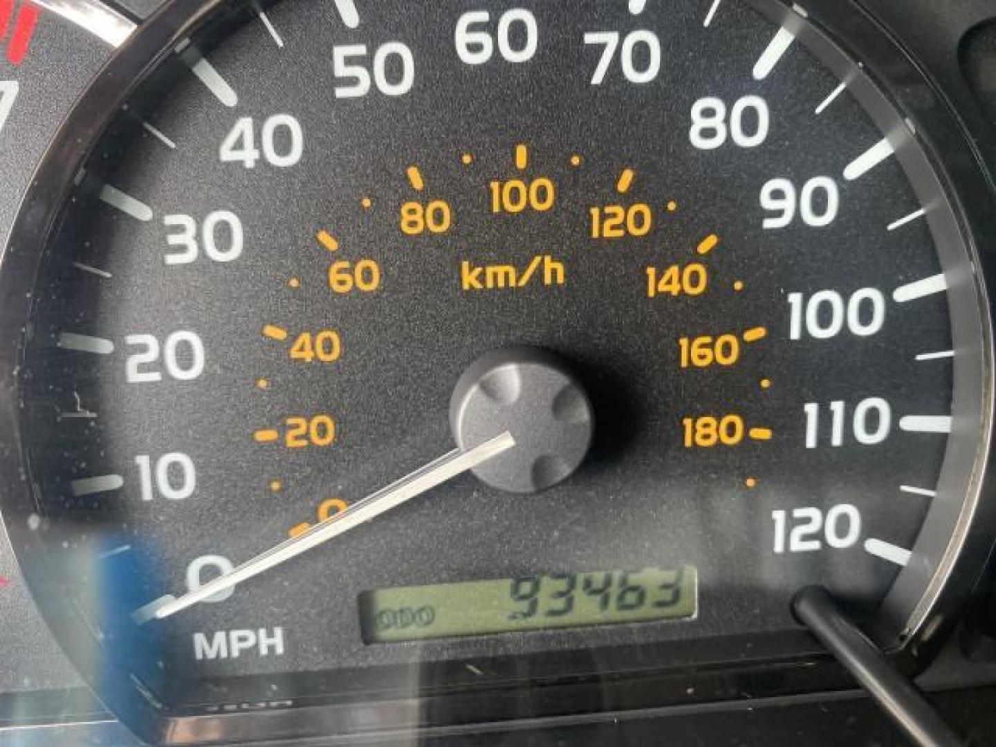 2007 Phantom Gray Pearl /Light Charcoal Toyota Sequoia SR5 LEATHER LIKE NEW (5TDZT34A47S) with an 4.7L DOHC EFI 32-Valve V8 i-Force VVT-i Engine engine, Automatic transmission, located at 4701 North Dixie Hwy, Pompano Beach, FL, 33064, (954) 422-2889, 26.240938, -80.123474 - OUR WEBPAGE FLORIDACARS1.COM HAS OVER 100 PHOTOS AND FREE CARFAX LINK 2007 TOYOTA SEQUOIA SR5 VIN: 5TDZT34A47S287188 5 T D Z T 3 4 A 4 7 S 2 8 7 1 8 8 4 DOOR WAGON/SPORT UTILITY 4.7L V8 F DOHC 32V GASOLINE REAR WHEEL DRIVE Features ABS Brakes Air Conditioning AM/FM Stereo Automatic Transmission Cass - Photo#18