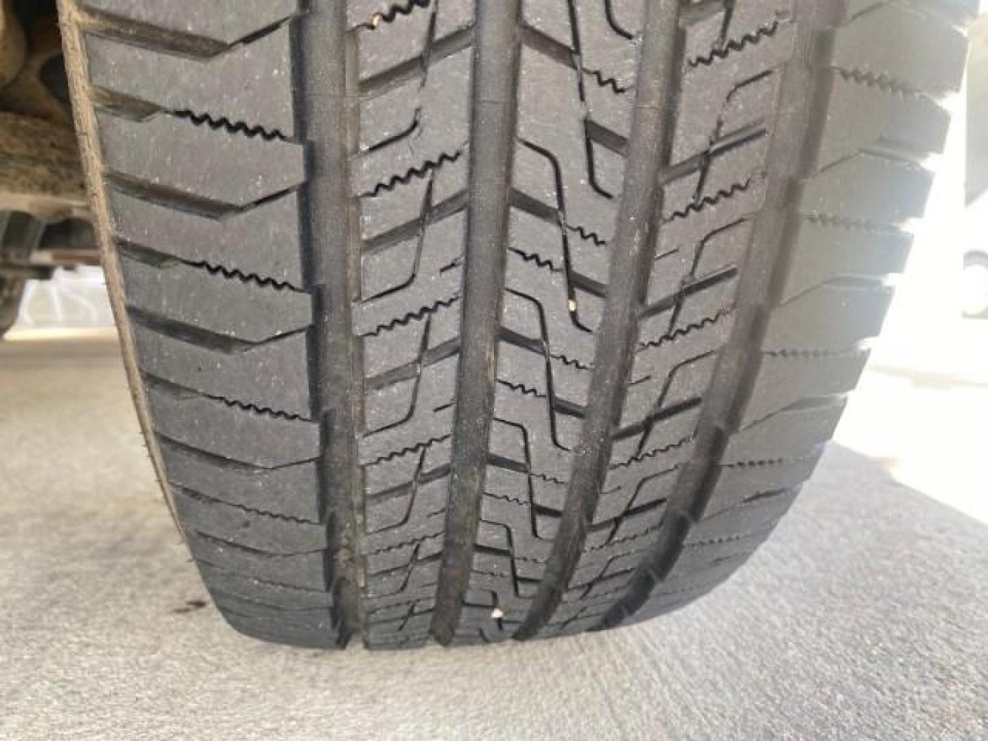 2007 Phantom Gray Pearl /Light Charcoal Toyota Sequoia SR5 LEATHER LIKE NEW (5TDZT34A47S) with an 4.7L DOHC EFI 32-Valve V8 i-Force VVT-i Engine engine, Automatic transmission, located at 4701 North Dixie Hwy, Pompano Beach, FL, 33064, (954) 422-2889, 26.240938, -80.123474 - OUR WEBPAGE FLORIDACARS1.COM HAS OVER 100 PHOTOS AND FREE CARFAX LINK 2007 TOYOTA SEQUOIA SR5 VIN: 5TDZT34A47S287188 5 T D Z T 3 4 A 4 7 S 2 8 7 1 8 8 4 DOOR WAGON/SPORT UTILITY 4.7L V8 F DOHC 32V GASOLINE REAR WHEEL DRIVE Features ABS Brakes Air Conditioning AM/FM Stereo Automatic Transmission Cass - Photo#20