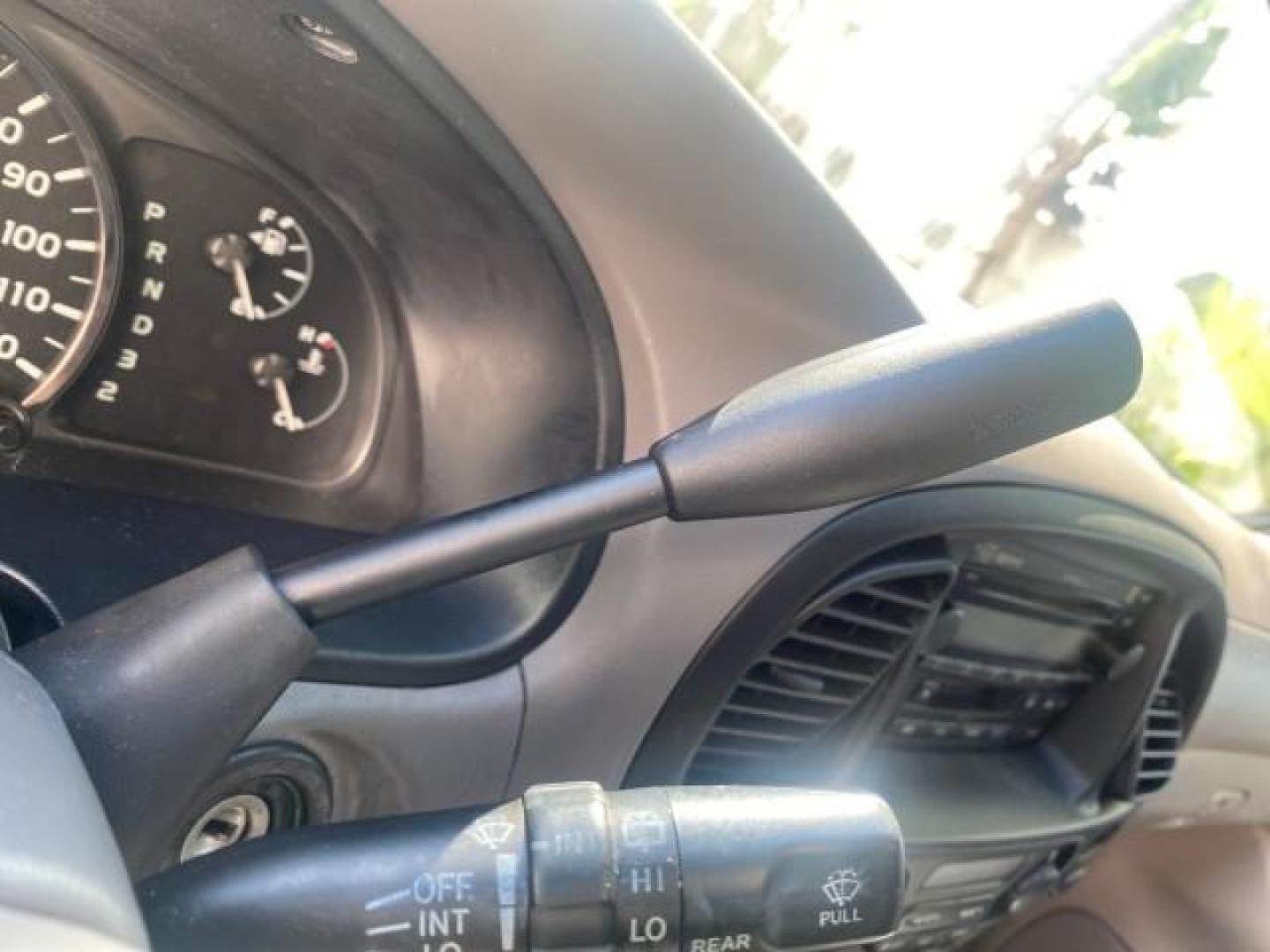 2007 Phantom Gray Pearl /Light Charcoal Toyota Sequoia SR5 LEATHER LIKE NEW (5TDZT34A47S) with an 4.7L DOHC EFI 32-Valve V8 i-Force VVT-i Engine engine, Automatic transmission, located at 4701 North Dixie Hwy, Pompano Beach, FL, 33064, (954) 422-2889, 26.240938, -80.123474 - OUR WEBPAGE FLORIDACARS1.COM HAS OVER 100 PHOTOS AND FREE CARFAX LINK 2007 TOYOTA SEQUOIA SR5 VIN: 5TDZT34A47S287188 5 T D Z T 3 4 A 4 7 S 2 8 7 1 8 8 4 DOOR WAGON/SPORT UTILITY 4.7L V8 F DOHC 32V GASOLINE REAR WHEEL DRIVE Features ABS Brakes Air Conditioning AM/FM Stereo Automatic Transmission Cass - Photo#53