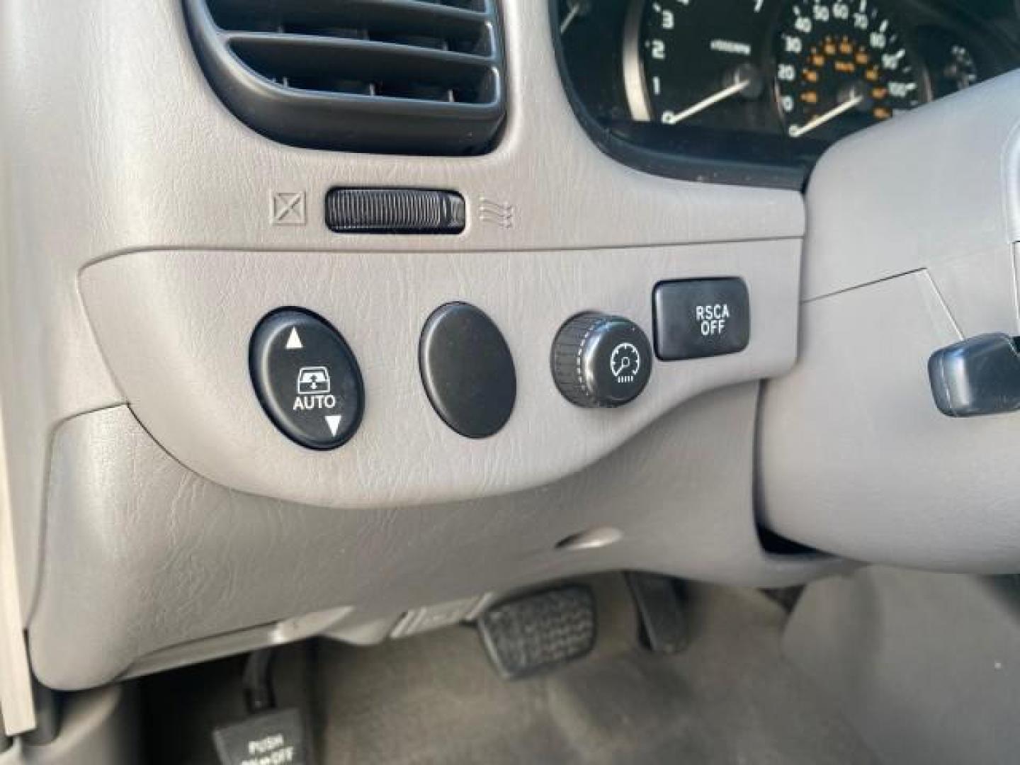 2007 Phantom Gray Pearl /Light Charcoal Toyota Sequoia SR5 LEATHER LIKE NEW (5TDZT34A47S) with an 4.7L DOHC EFI 32-Valve V8 i-Force VVT-i Engine engine, Automatic transmission, located at 4701 North Dixie Hwy, Pompano Beach, FL, 33064, (954) 422-2889, 26.240938, -80.123474 - OUR WEBPAGE FLORIDACARS1.COM HAS OVER 100 PHOTOS AND FREE CARFAX LINK 2007 TOYOTA SEQUOIA SR5 VIN: 5TDZT34A47S287188 5 T D Z T 3 4 A 4 7 S 2 8 7 1 8 8 4 DOOR WAGON/SPORT UTILITY 4.7L V8 F DOHC 32V GASOLINE REAR WHEEL DRIVE Features ABS Brakes Air Conditioning AM/FM Stereo Automatic Transmission Cass - Photo#55