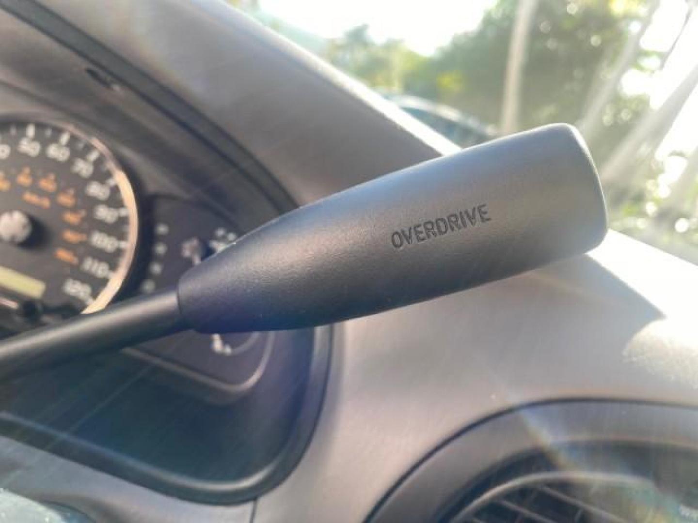 2007 Phantom Gray Pearl /Light Charcoal Toyota Sequoia SR5 LEATHER LIKE NEW (5TDZT34A47S) with an 4.7L DOHC EFI 32-Valve V8 i-Force VVT-i Engine engine, Automatic transmission, located at 4701 North Dixie Hwy, Pompano Beach, FL, 33064, (954) 422-2889, 26.240938, -80.123474 - OUR WEBPAGE FLORIDACARS1.COM HAS OVER 100 PHOTOS AND FREE CARFAX LINK 2007 TOYOTA SEQUOIA SR5 VIN: 5TDZT34A47S287188 5 T D Z T 3 4 A 4 7 S 2 8 7 1 8 8 4 DOOR WAGON/SPORT UTILITY 4.7L V8 F DOHC 32V GASOLINE REAR WHEEL DRIVE Features ABS Brakes Air Conditioning AM/FM Stereo Automatic Transmission Cass - Photo#58