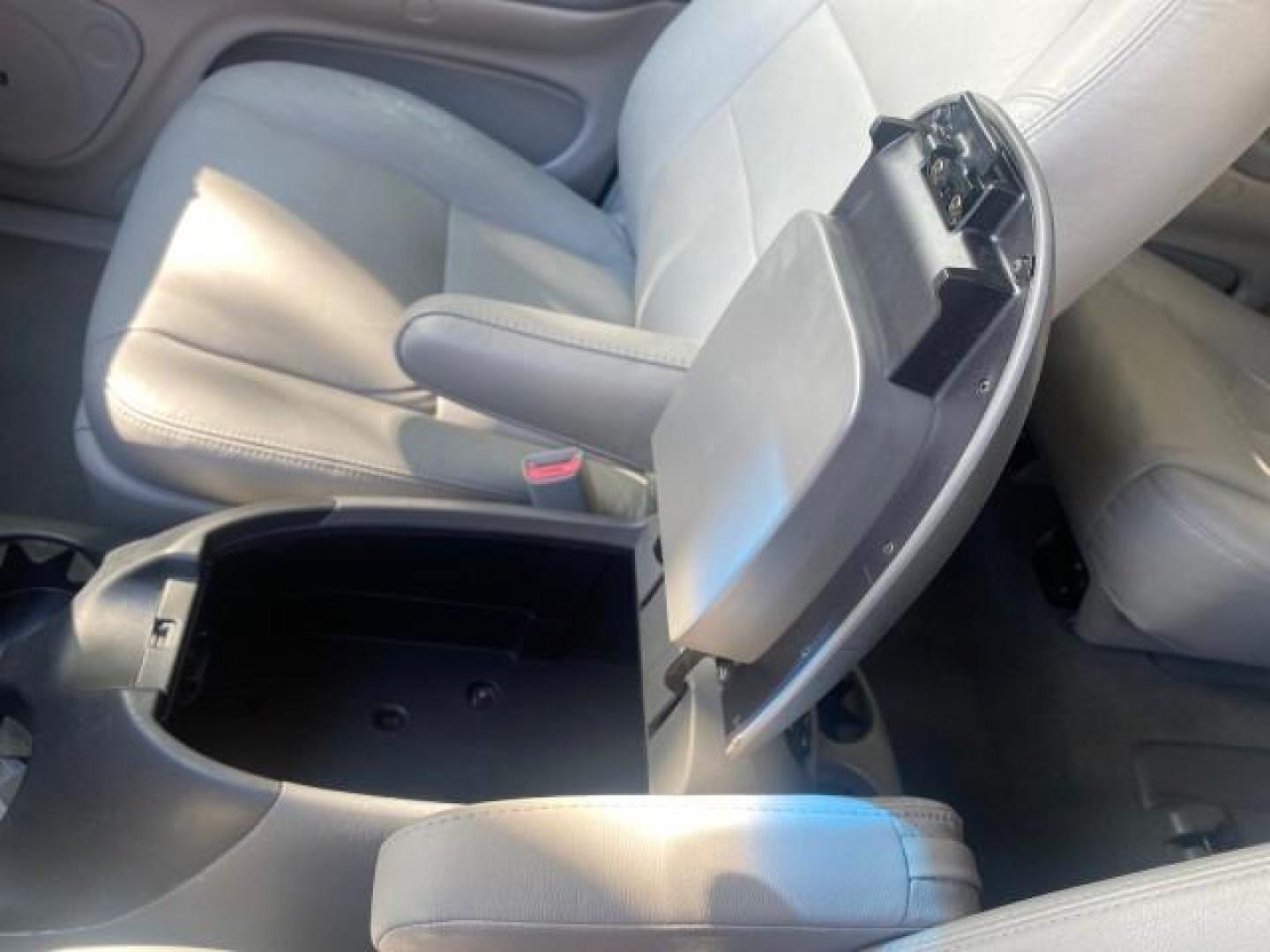 2007 Phantom Gray Pearl /Light Charcoal Toyota Sequoia SR5 LEATHER LIKE NEW (5TDZT34A47S) with an 4.7L DOHC EFI 32-Valve V8 i-Force VVT-i Engine engine, Automatic transmission, located at 4701 North Dixie Hwy, Pompano Beach, FL, 33064, (954) 422-2889, 26.240938, -80.123474 - OUR WEBPAGE FLORIDACARS1.COM HAS OVER 100 PHOTOS AND FREE CARFAX LINK 2007 TOYOTA SEQUOIA SR5 VIN: 5TDZT34A47S287188 5 T D Z T 3 4 A 4 7 S 2 8 7 1 8 8 4 DOOR WAGON/SPORT UTILITY 4.7L V8 F DOHC 32V GASOLINE REAR WHEEL DRIVE Features ABS Brakes Air Conditioning AM/FM Stereo Automatic Transmission Cass - Photo#64