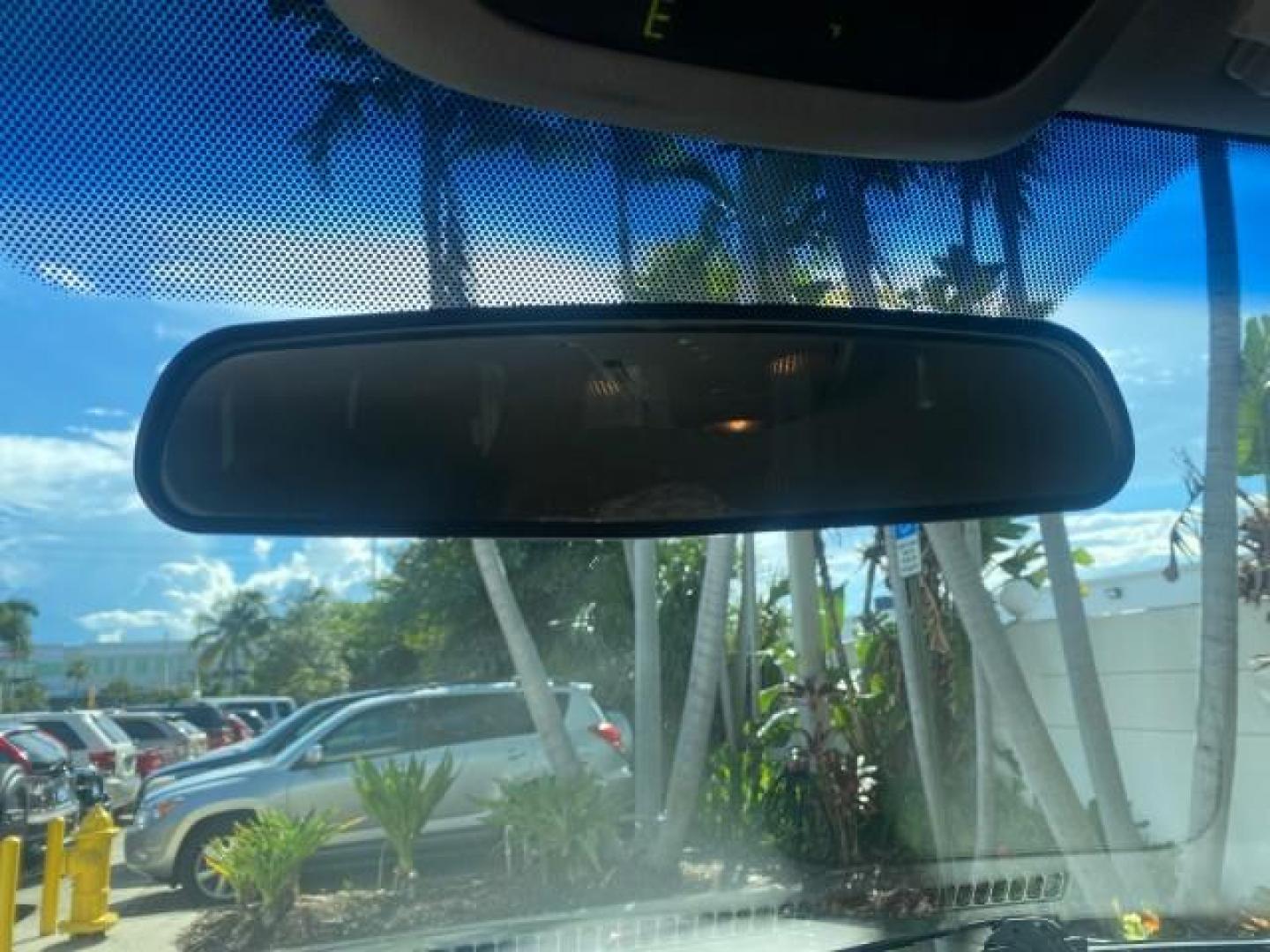 2007 Phantom Gray Pearl /Light Charcoal Toyota Sequoia SR5 LEATHER LIKE NEW (5TDZT34A47S) with an 4.7L DOHC EFI 32-Valve V8 i-Force VVT-i Engine engine, Automatic transmission, located at 4701 North Dixie Hwy, Pompano Beach, FL, 33064, (954) 422-2889, 26.240938, -80.123474 - OUR WEBPAGE FLORIDACARS1.COM HAS OVER 100 PHOTOS AND FREE CARFAX LINK 2007 TOYOTA SEQUOIA SR5 VIN: 5TDZT34A47S287188 5 T D Z T 3 4 A 4 7 S 2 8 7 1 8 8 4 DOOR WAGON/SPORT UTILITY 4.7L V8 F DOHC 32V GASOLINE REAR WHEEL DRIVE Features ABS Brakes Air Conditioning AM/FM Stereo Automatic Transmission Cass - Photo#65