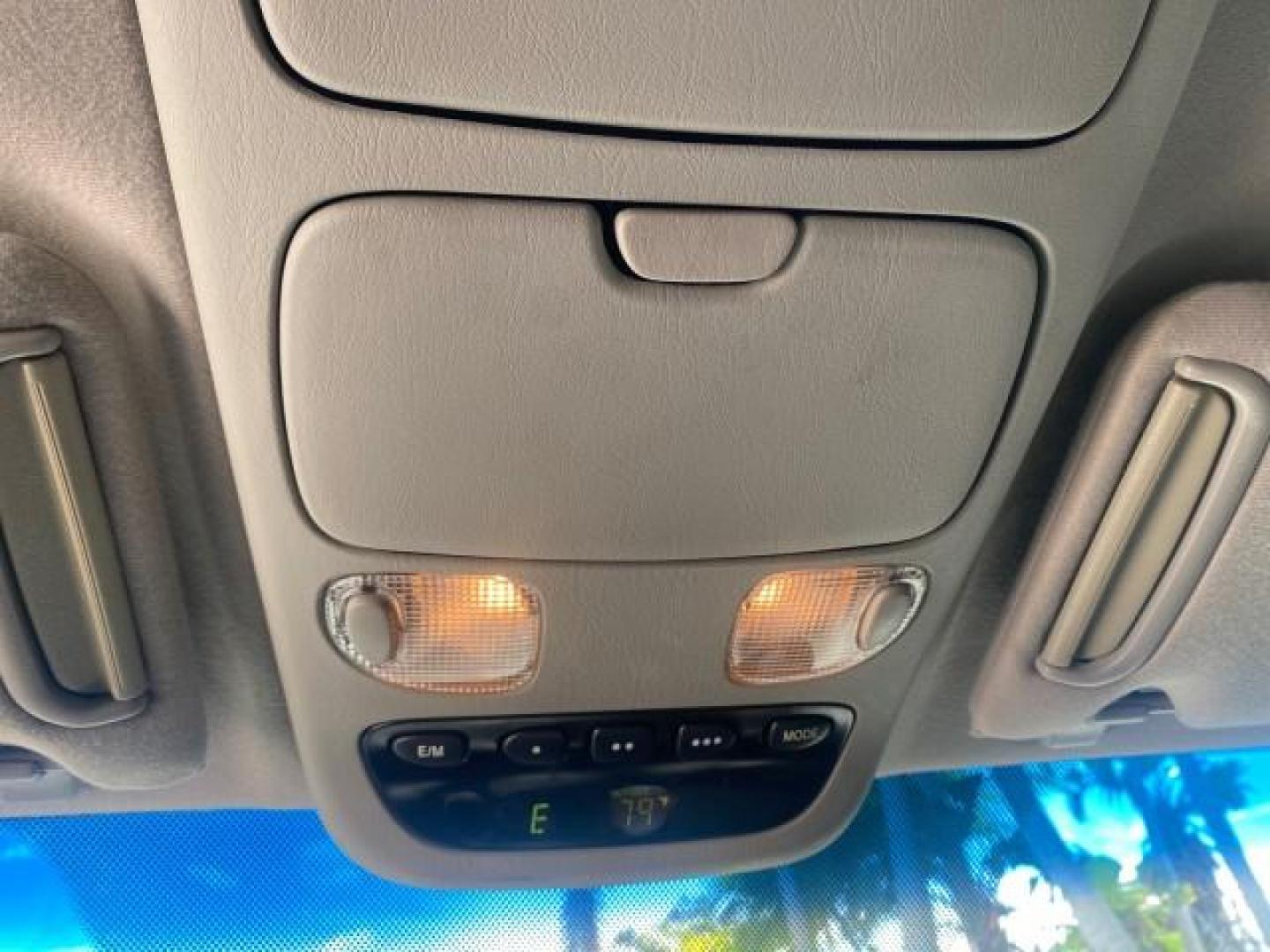 2007 Phantom Gray Pearl /Light Charcoal Toyota Sequoia SR5 LEATHER LIKE NEW (5TDZT34A47S) with an 4.7L DOHC EFI 32-Valve V8 i-Force VVT-i Engine engine, Automatic transmission, located at 4701 North Dixie Hwy, Pompano Beach, FL, 33064, (954) 422-2889, 26.240938, -80.123474 - OUR WEBPAGE FLORIDACARS1.COM HAS OVER 100 PHOTOS AND FREE CARFAX LINK 2007 TOYOTA SEQUOIA SR5 VIN: 5TDZT34A47S287188 5 T D Z T 3 4 A 4 7 S 2 8 7 1 8 8 4 DOOR WAGON/SPORT UTILITY 4.7L V8 F DOHC 32V GASOLINE REAR WHEEL DRIVE Features ABS Brakes Air Conditioning AM/FM Stereo Automatic Transmission Cass - Photo#70