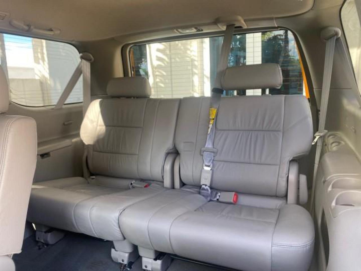 2007 Phantom Gray Pearl /Light Charcoal Toyota Sequoia SR5 LEATHER LIKE NEW (5TDZT34A47S) with an 4.7L DOHC EFI 32-Valve V8 i-Force VVT-i Engine engine, Automatic transmission, located at 4701 North Dixie Hwy, Pompano Beach, FL, 33064, (954) 422-2889, 26.240938, -80.123474 - OUR WEBPAGE FLORIDACARS1.COM HAS OVER 100 PHOTOS AND FREE CARFAX LINK 2007 TOYOTA SEQUOIA SR5 VIN: 5TDZT34A47S287188 5 T D Z T 3 4 A 4 7 S 2 8 7 1 8 8 4 DOOR WAGON/SPORT UTILITY 4.7L V8 F DOHC 32V GASOLINE REAR WHEEL DRIVE Features ABS Brakes Air Conditioning AM/FM Stereo Automatic Transmission Cass - Photo#81