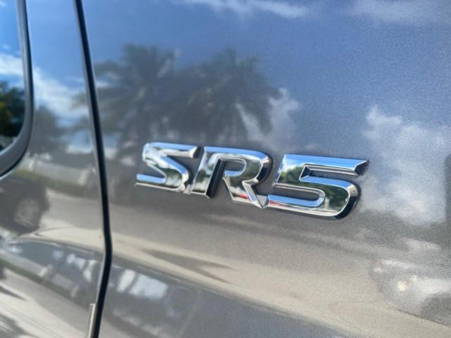 2007 Phantom Gray Pearl /Light Charcoal Toyota Sequoia SR5 LEATHER LIKE NEW (5TDZT34A47S) with an 4.7L DOHC EFI 32-Valve V8 i-Force VVT-i Engine engine, Automatic transmission, located at 4701 North Dixie Hwy, Pompano Beach, FL, 33064, (954) 422-2889, 26.240938, -80.123474 - OUR WEBPAGE FLORIDACARS1.COM HAS OVER 100 PHOTOS AND FREE CARFAX LINK 2007 TOYOTA SEQUOIA SR5 VIN: 5TDZT34A47S287188 5 T D Z T 3 4 A 4 7 S 2 8 7 1 8 8 4 DOOR WAGON/SPORT UTILITY 4.7L V8 F DOHC 32V GASOLINE REAR WHEEL DRIVE Features ABS Brakes Air Conditioning AM/FM Stereo Automatic Transmission Cass - Photo#94