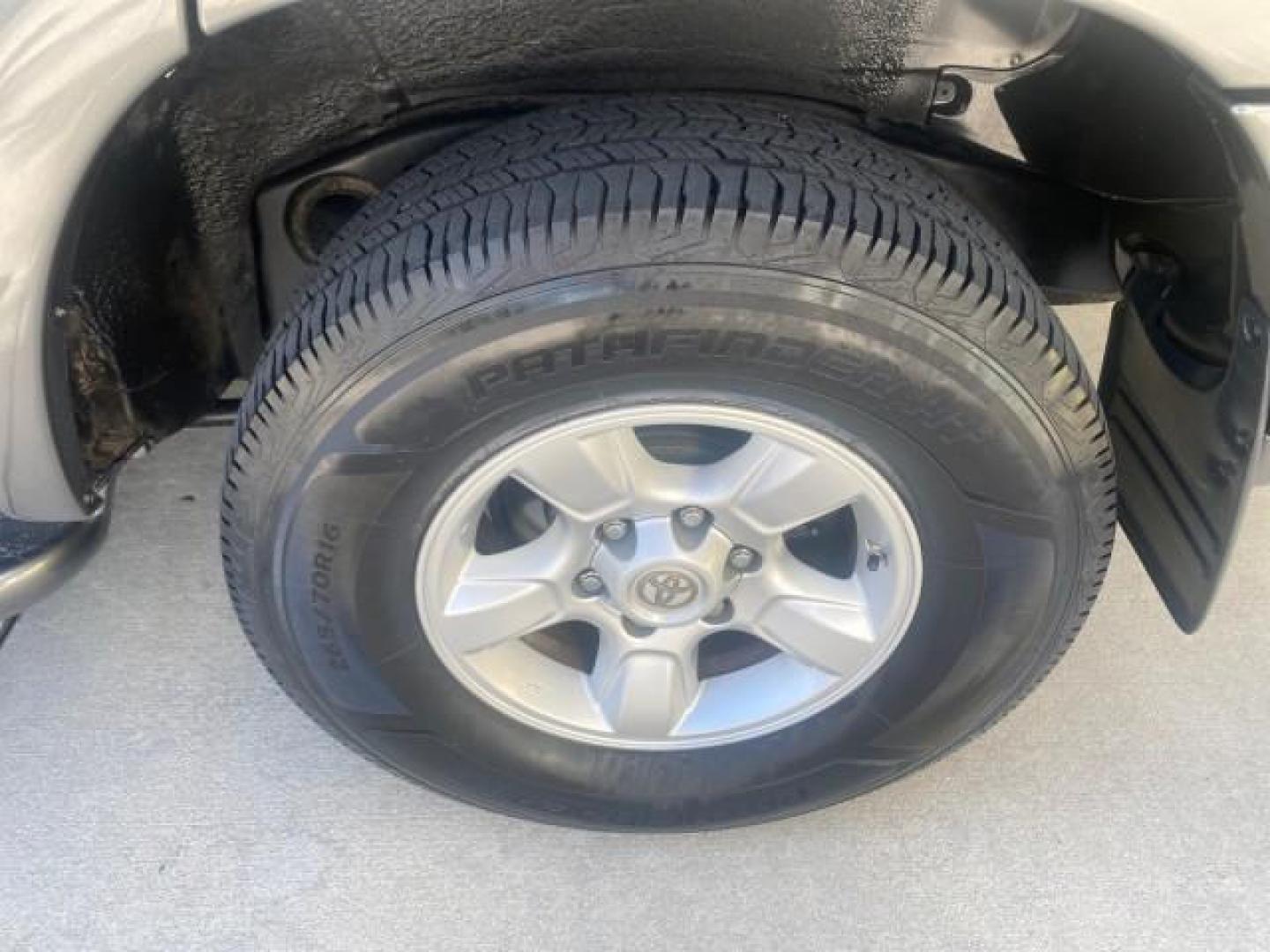 2007 Phantom Gray Pearl /Light Charcoal Toyota Sequoia SR5 LEATHER LIKE NEW (5TDZT34A47S) with an 4.7L DOHC EFI 32-Valve V8 i-Force VVT-i Engine engine, Automatic transmission, located at 4701 North Dixie Hwy, Pompano Beach, FL, 33064, (954) 422-2889, 26.240938, -80.123474 - OUR WEBPAGE FLORIDACARS1.COM HAS OVER 100 PHOTOS AND FREE CARFAX LINK 2007 TOYOTA SEQUOIA SR5 VIN: 5TDZT34A47S287188 5 T D Z T 3 4 A 4 7 S 2 8 7 1 8 8 4 DOOR WAGON/SPORT UTILITY 4.7L V8 F DOHC 32V GASOLINE REAR WHEEL DRIVE Features ABS Brakes Air Conditioning AM/FM Stereo Automatic Transmission Cass - Photo#95