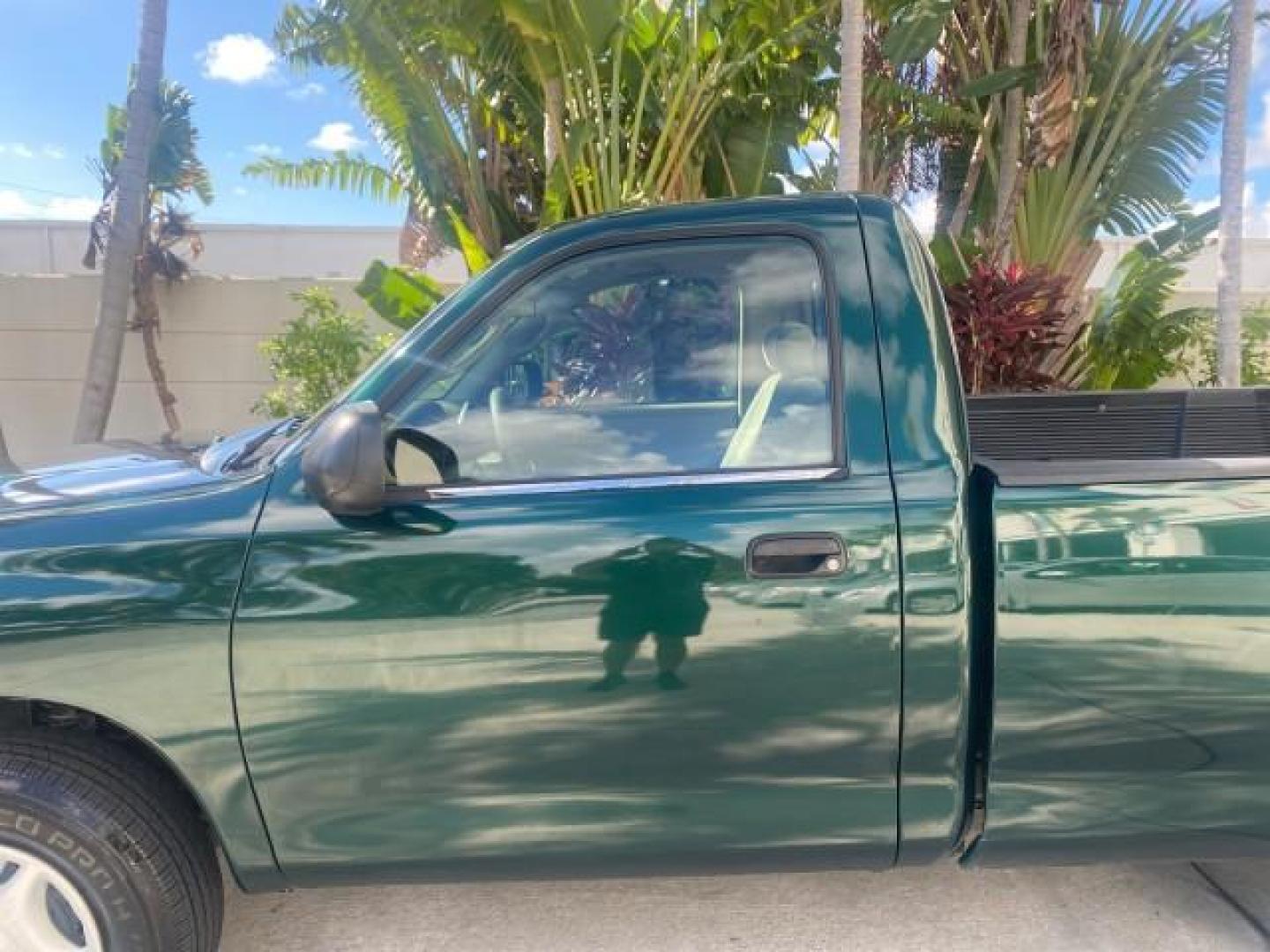 2003 Imperial Jade Mica /Oak Toyota Tundra LOW MILES 65,744 1 OWNER FL (5TBJN32173S) with an 3.4L DOHC EFI 24-Valve V6 Engine engine, Automatic transmission, located at 4701 North Dixie Hwy, Pompano Beach, FL, 33064, (954) 422-2889, 26.240938, -80.123474 - OUR WEBPAGE FLORIDACARS1.COM HAS OVER 100 PHOTOS AND FREE CARFAX LINK 2003 TOYOTA TUNDRA VIN: 5TBJN32173S387816 5 T B J N 3 2 1 7 3 S 3 8 7 8 1 6 PICKUP 3.4L V6 F DOHC 24V GASOLINE REAR WHEEL DRIVE Features ABS Brakes Air Conditioning AM/FM Stereo Automatic Transmission Bed Liner CD Audio Cloth Seat - Photo#36