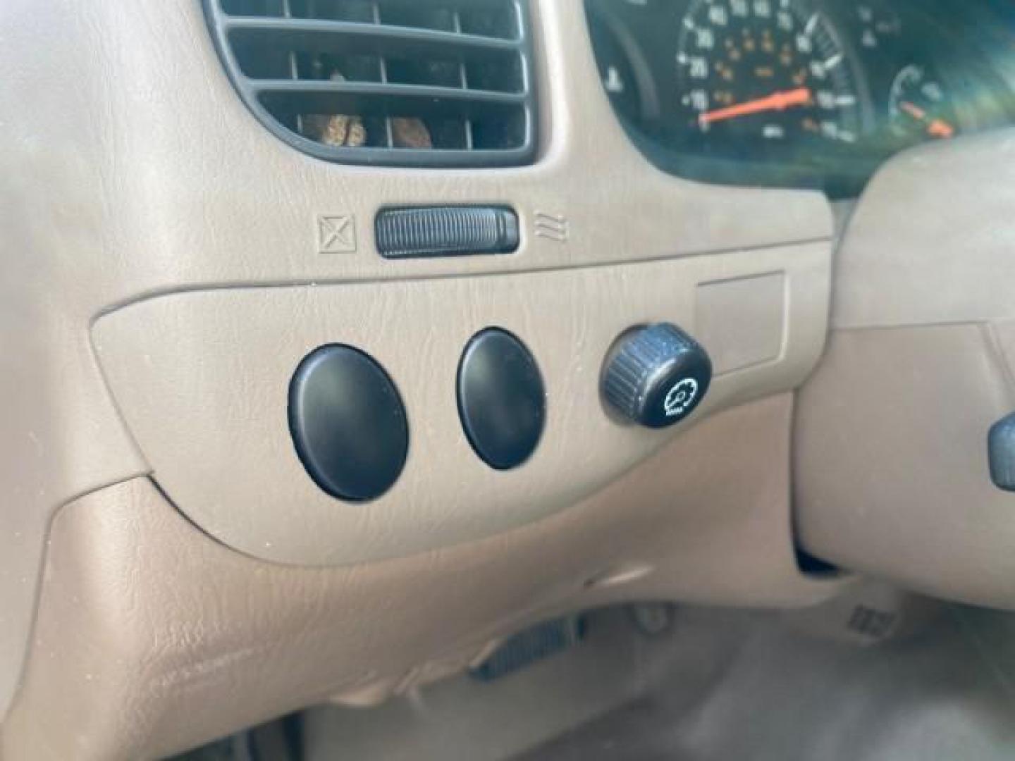 2003 Imperial Jade Mica /Oak Toyota Tundra LOW MILES 65,744 1 OWNER FL (5TBJN32173S) with an 3.4L DOHC EFI 24-Valve V6 Engine engine, Automatic transmission, located at 4701 North Dixie Hwy, Pompano Beach, FL, 33064, (954) 422-2889, 26.240938, -80.123474 - OUR WEBPAGE FLORIDACARS1.COM HAS OVER 100 PHOTOS AND FREE CARFAX LINK 2003 TOYOTA TUNDRA VIN: 5TBJN32173S387816 5 T B J N 3 2 1 7 3 S 3 8 7 8 1 6 PICKUP 3.4L V6 F DOHC 24V GASOLINE REAR WHEEL DRIVE Features ABS Brakes Air Conditioning AM/FM Stereo Automatic Transmission Bed Liner CD Audio Cloth Seat - Photo#52