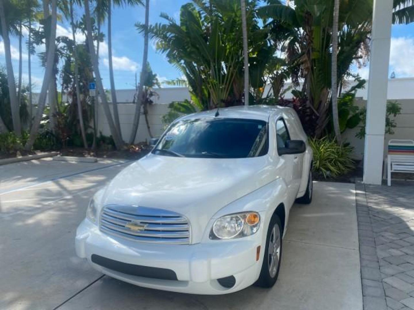 2008 Summit White /Ebony Chevrolet HHR Panel LS LOW MILES 48,623 1 OWNER (3GCCA85D78S) with an Ecotec 2.2L DOHC 16-Valve 4-Cyl SFI Engine engine, Automatic transmission, located at 4701 North Dixie Hwy, Pompano Beach, FL, 33064, (954) 422-2889, 26.240938, -80.123474 - OUR WEBPAGE FLORIDACARS1.COM HAS OVER 100 PHOTOS AND FREE CARFAX LINK 2008 CHEVROLET HHR PANEL LS VIN: 3GCCA85D78S656513 3 G C C A 8 5 D 7 8 S 6 5 6 5 1 3 UTILITY (BLAZER, JIMMY, SCOUT, ETC.) 2.2L I4 F DOHC GASOLINE 30 MPG FRONT WHEEL DRIVE Features Air Conditioning AM/FM Stereo Automatic Transmissi - Photo#3