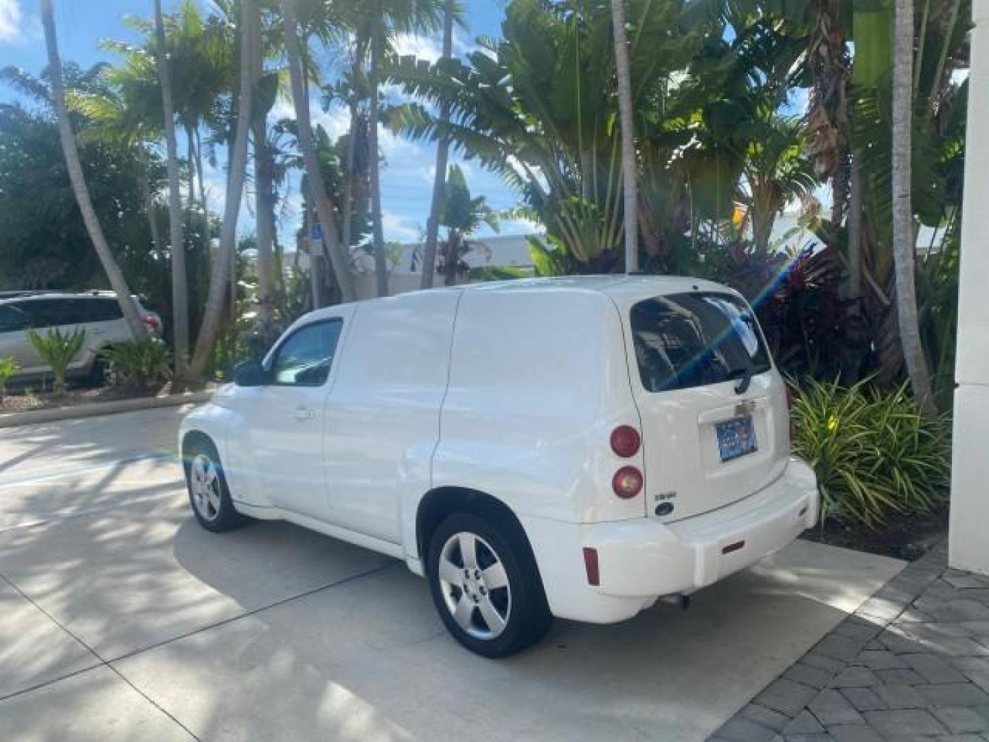 2008 Summit White /Ebony Chevrolet HHR Panel LS LOW MILES 48,623 1 OWNER (3GCCA85D78S) with an Ecotec 2.2L DOHC 16-Valve 4-Cyl SFI Engine engine, Automatic transmission, located at 4701 North Dixie Hwy, Pompano Beach, FL, 33064, (954) 422-2889, 26.240938, -80.123474 - OUR WEBPAGE FLORIDACARS1.COM HAS OVER 100 PHOTOS AND FREE CARFAX LINK 2008 CHEVROLET HHR PANEL LS VIN: 3GCCA85D78S656513 3 G C C A 8 5 D 7 8 S 6 5 6 5 1 3 UTILITY (BLAZER, JIMMY, SCOUT, ETC.) 2.2L I4 F DOHC GASOLINE 30 MPG FRONT WHEEL DRIVE Features Air Conditioning AM/FM Stereo Automatic Transmissi - Photo#5