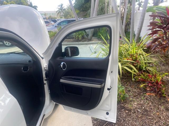 2008 Summit White /Ebony Chevrolet HHR Panel LS LOW MILES 48,628 1 OWNER (3GCCA85D78S) with an Ecotec 2.2L DOHC 16-Valve 4-Cyl SFI Engine engine, Automatic transmission, located at 4701 North Dixie Hwy, Pompano Beach, FL, 33064, (954) 422-2889, 26.240938, -80.123474 - OUR WEBPAGE FLORIDACARS1.COM HAS OVER 100 PHOTOS AND FREE CARFAX LINK 2008 CHEVROLET HHR PANEL LS WE ADDED 4 NEW TIRES TODAY VIN: 3GCCA85D78S656513 3 G C C A 8 5 D 7 8 S 6 5 6 5 1 3 UTILITY (BLAZER, JIMMY, SCOUT, ETC.) 2.2L I4 F DOHC GASOLINE 30 MPG FRONT WHEEL DRIVE Features Air Conditioning AM/FM - Photo#11