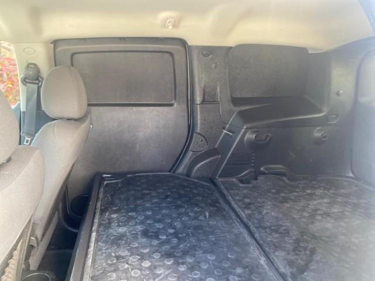 2008 Summit White /Ebony Chevrolet HHR Panel LS LOW MILES 48,623 1 OWNER (3GCCA85D78S) with an Ecotec 2.2L DOHC 16-Valve 4-Cyl SFI Engine engine, Automatic transmission, located at 4701 North Dixie Hwy, Pompano Beach, FL, 33064, (954) 422-2889, 26.240938, -80.123474 - OUR WEBPAGE FLORIDACARS1.COM HAS OVER 100 PHOTOS AND FREE CARFAX LINK 2008 CHEVROLET HHR PANEL LS VIN: 3GCCA85D78S656513 3 G C C A 8 5 D 7 8 S 6 5 6 5 1 3 UTILITY (BLAZER, JIMMY, SCOUT, ETC.) 2.2L I4 F DOHC GASOLINE 30 MPG FRONT WHEEL DRIVE Features Air Conditioning AM/FM Stereo Automatic Transmissi - Photo#63